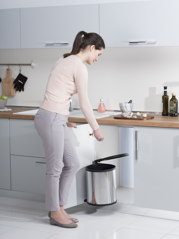 Ведро для мусора на дверцу шкафа Delta 350/11 Black NAVAKO 10002 - Вид №2