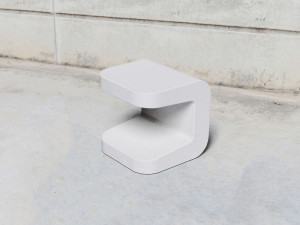 Яркий бетонный столбик