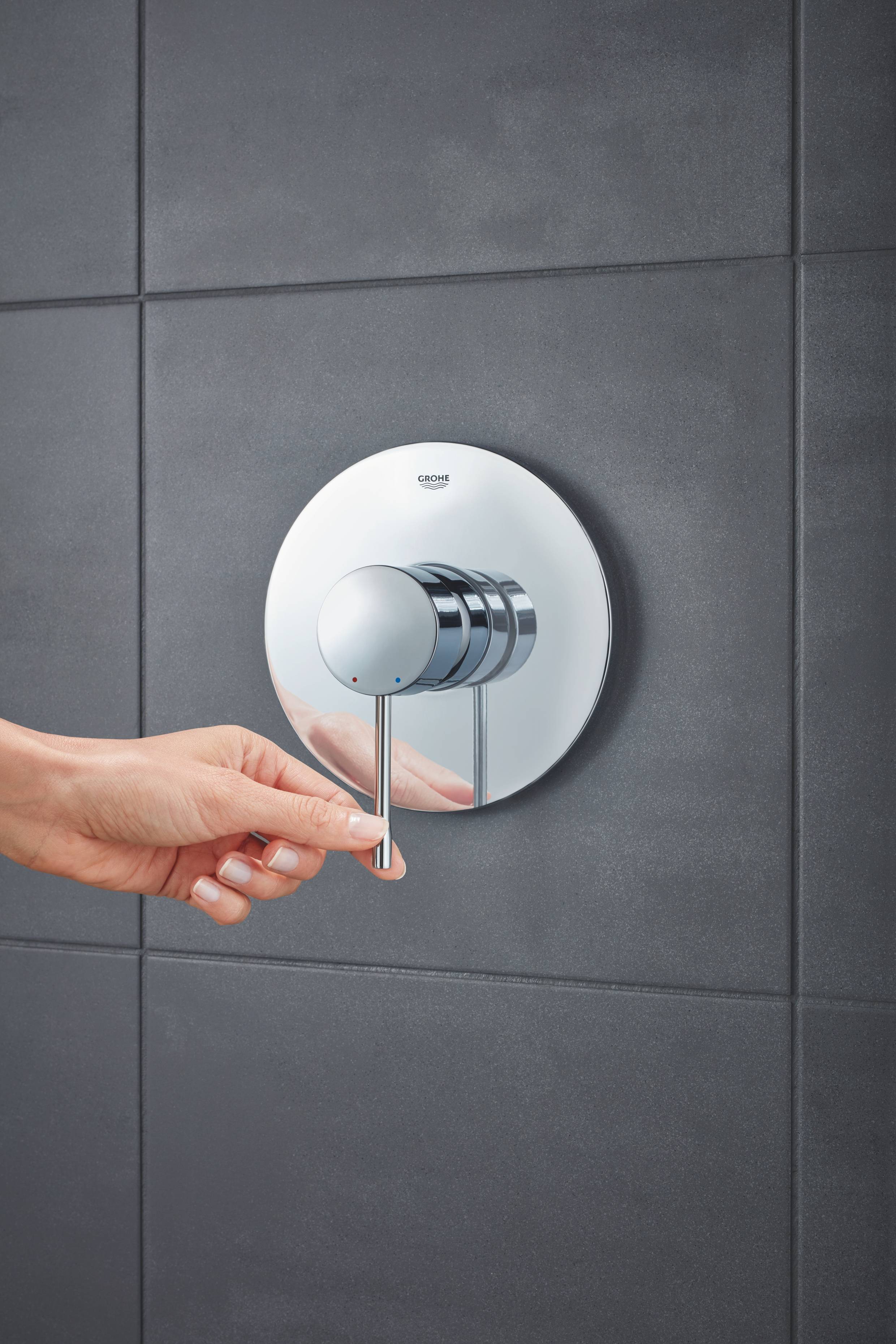 Смеситель однорычажный для душа GROHE Essence, круглая розетка, хром (24057001) - Вид №4