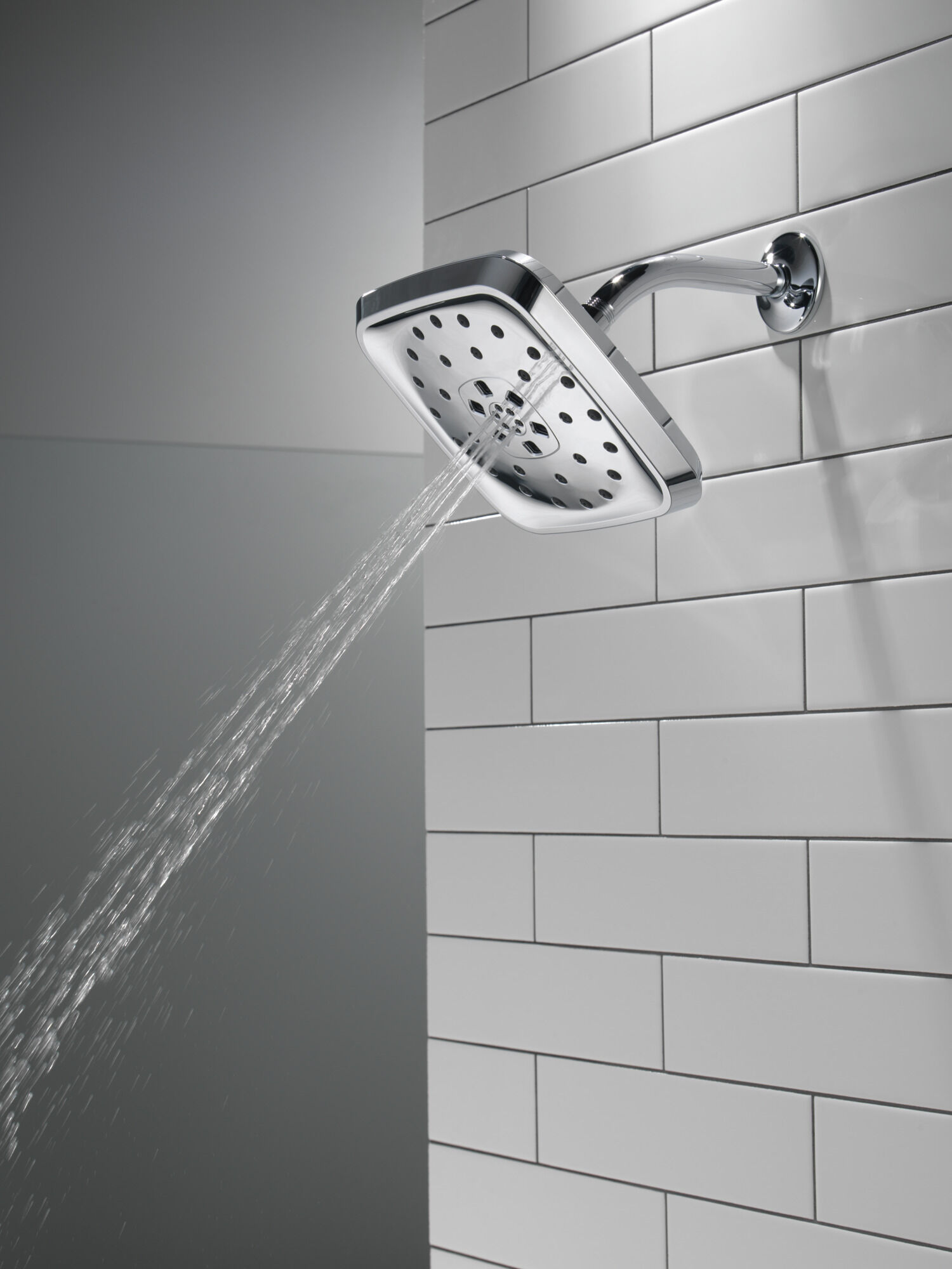 52460-PN H2Okinetic® 4-х позиционная душевая лейка с UltraSoak ™ Delta Faucet Universal Showering Полированный никель  - Вид №3