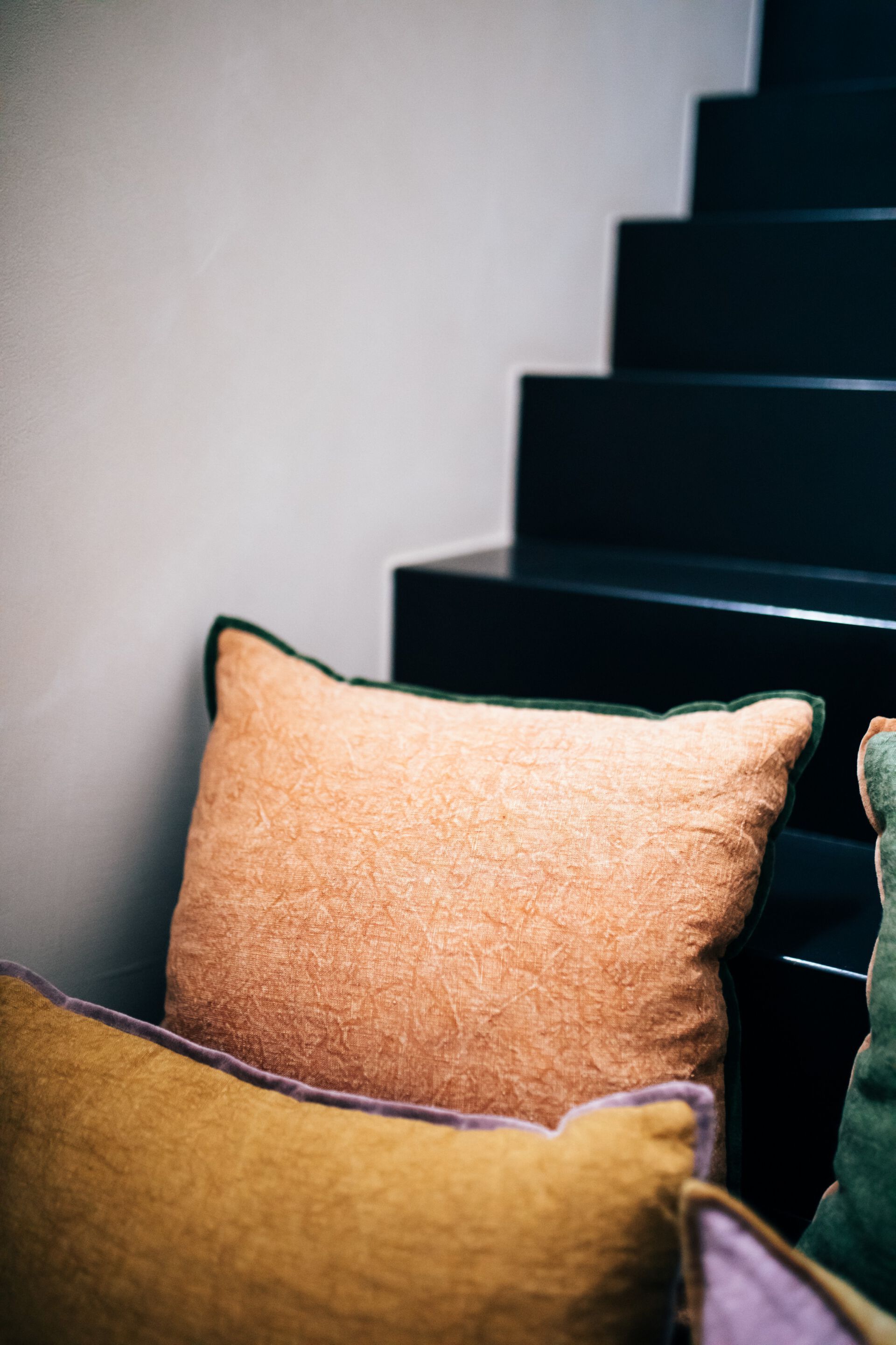 Подушка из льна и хлопка POMAX ALPHA OPPOSITES ARCH-00048053 - Вид №1