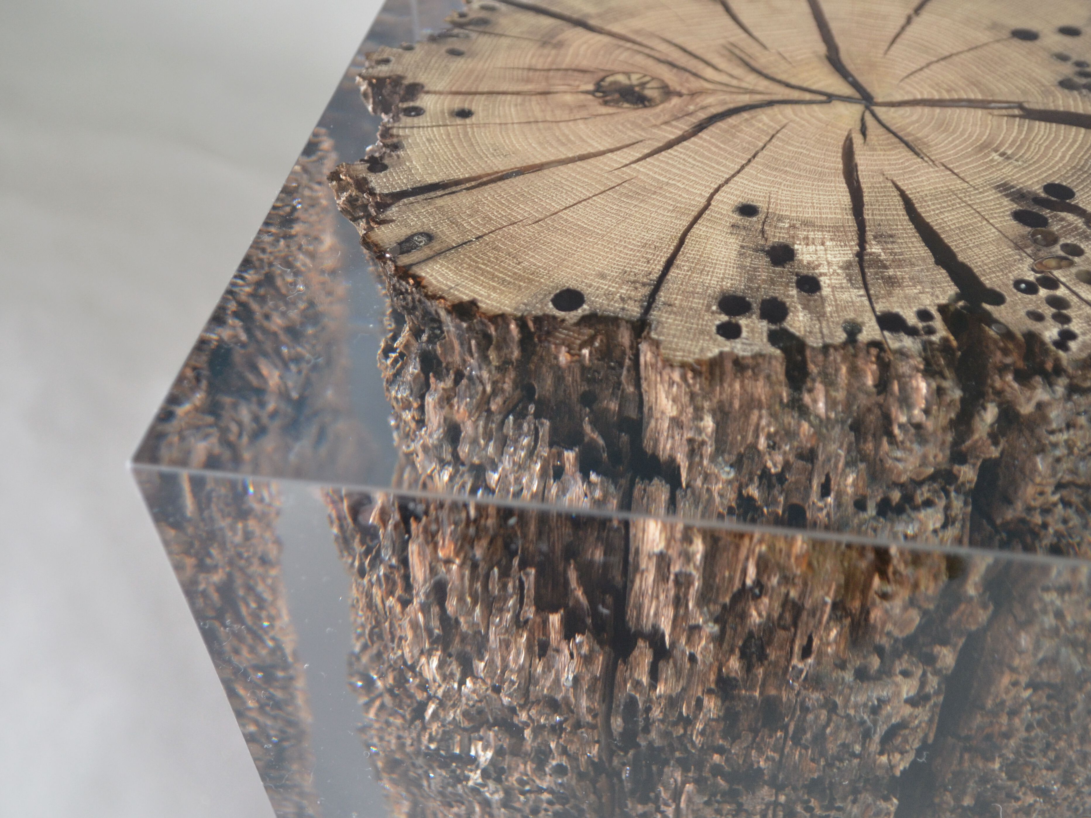 Табурет / журнальный столик из дуба и смолы alcarol Bricola ARCH-00047970 - Вид №7