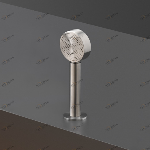 колесный диск установлен выдвижной круглый ручной душ диаметр 70 мм со шлангом в Cromolux и слива системы  LTZ92 CEADESIGN 