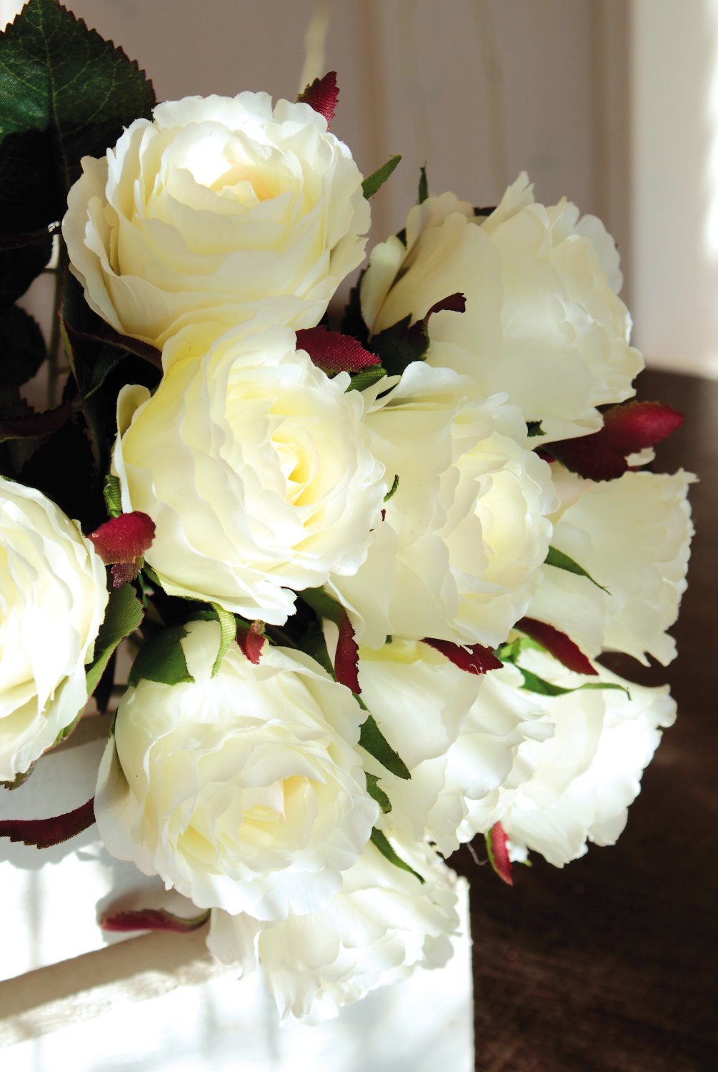 2639 778 a3 Искусственный букет роз, 9-цветков, 37 см, бежево-белый H-andreas 