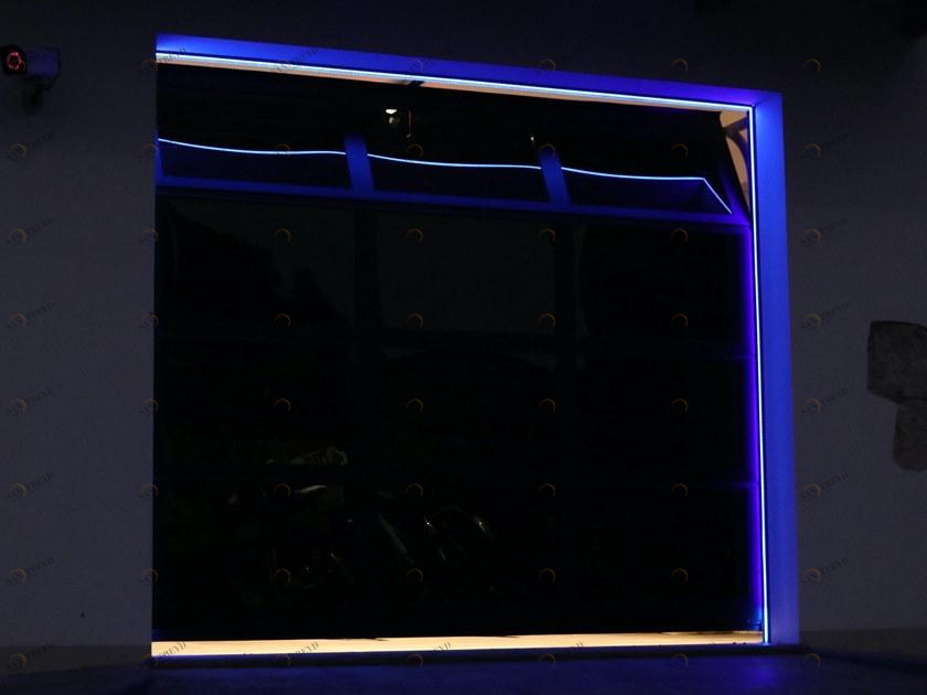 Breda Линейный световой профиль для секционных ворот sun-id-1434399