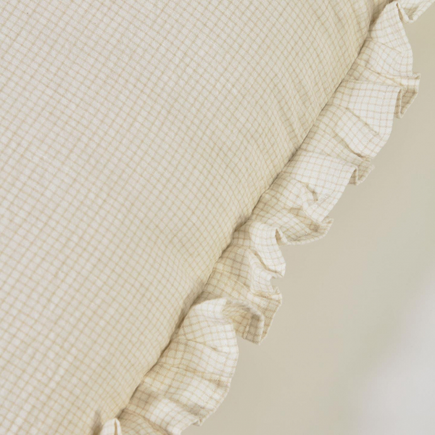 109385 Nacha cotton and linen cushion cover in beige 45 x 45 cm La Forma  - Вид №1