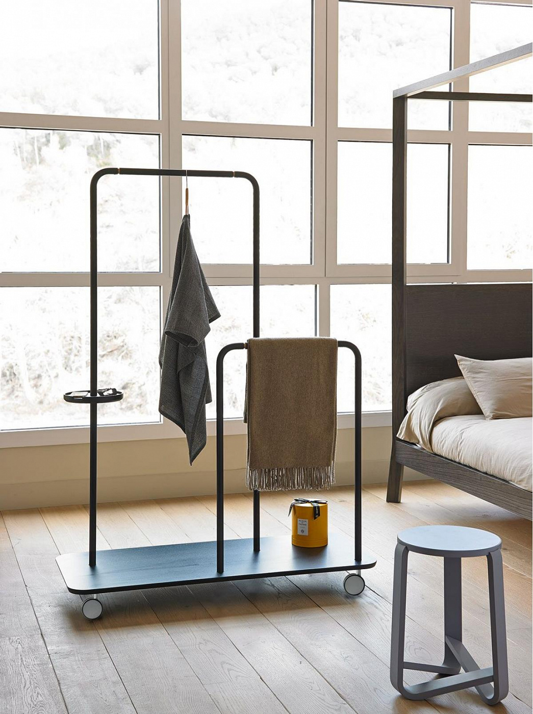 000785 Вешалка для костюмов Punt Mobles Platel Santreyd 