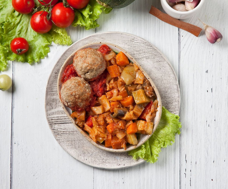 6874 Митболы мясные с соусом и овощное рагу Вкусляндия 