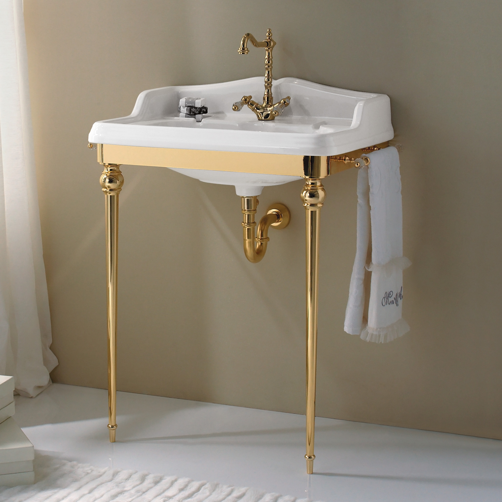 BO3090 3SC Консоль Boheme с умывальником LA02, сифоном и полотенцами Classico Treesseci 3SC