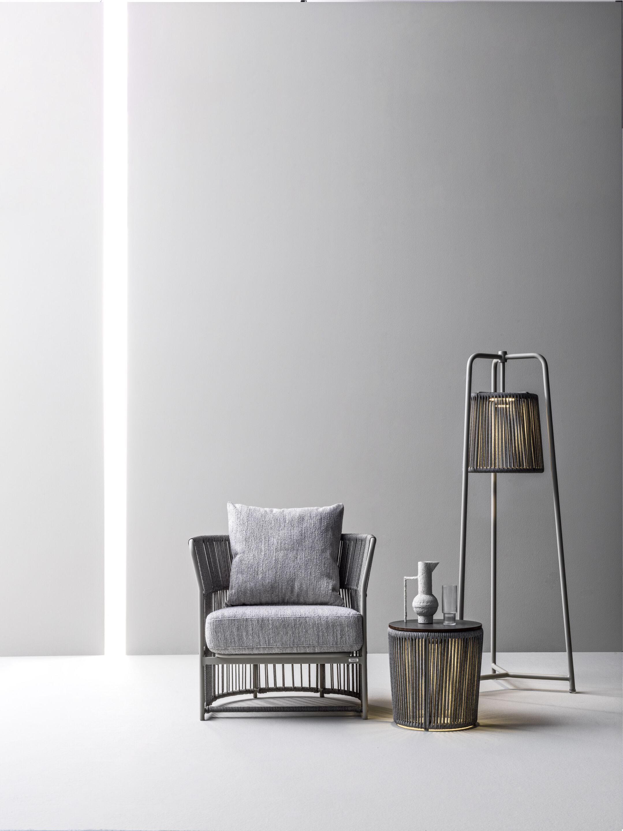 Круглый веревочный садовый столик Varaschin Tibidabo ARCH-00118136 - Вид №1