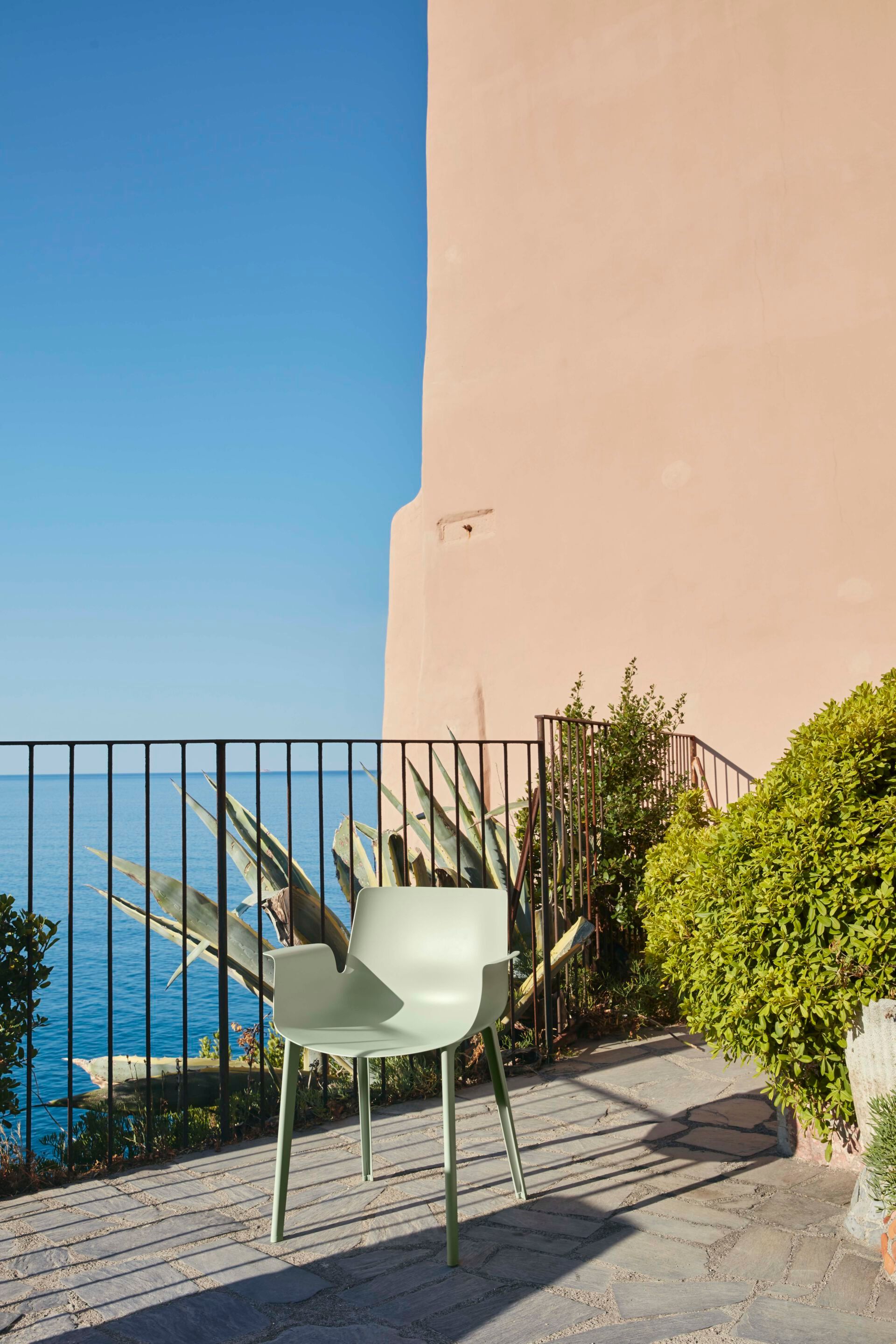 Полимерное кресло с подлокотниками Kartell PIUMA ARCH-00063016 - Вид №16