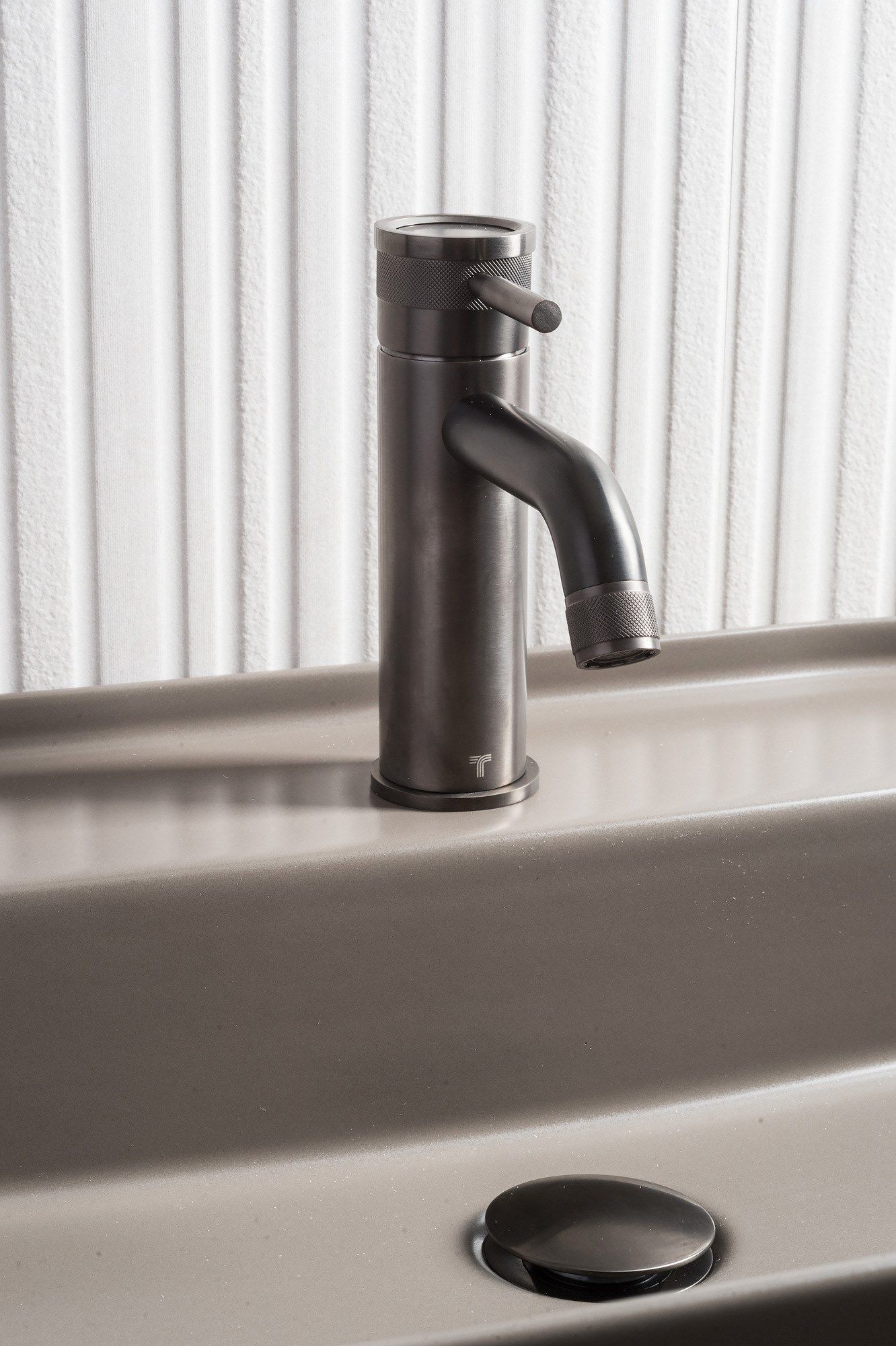 Однорычажный смеситель для раковины из нержавеющей стали с аэратором Tubico Волга ARCH-00115437 - Вид №13