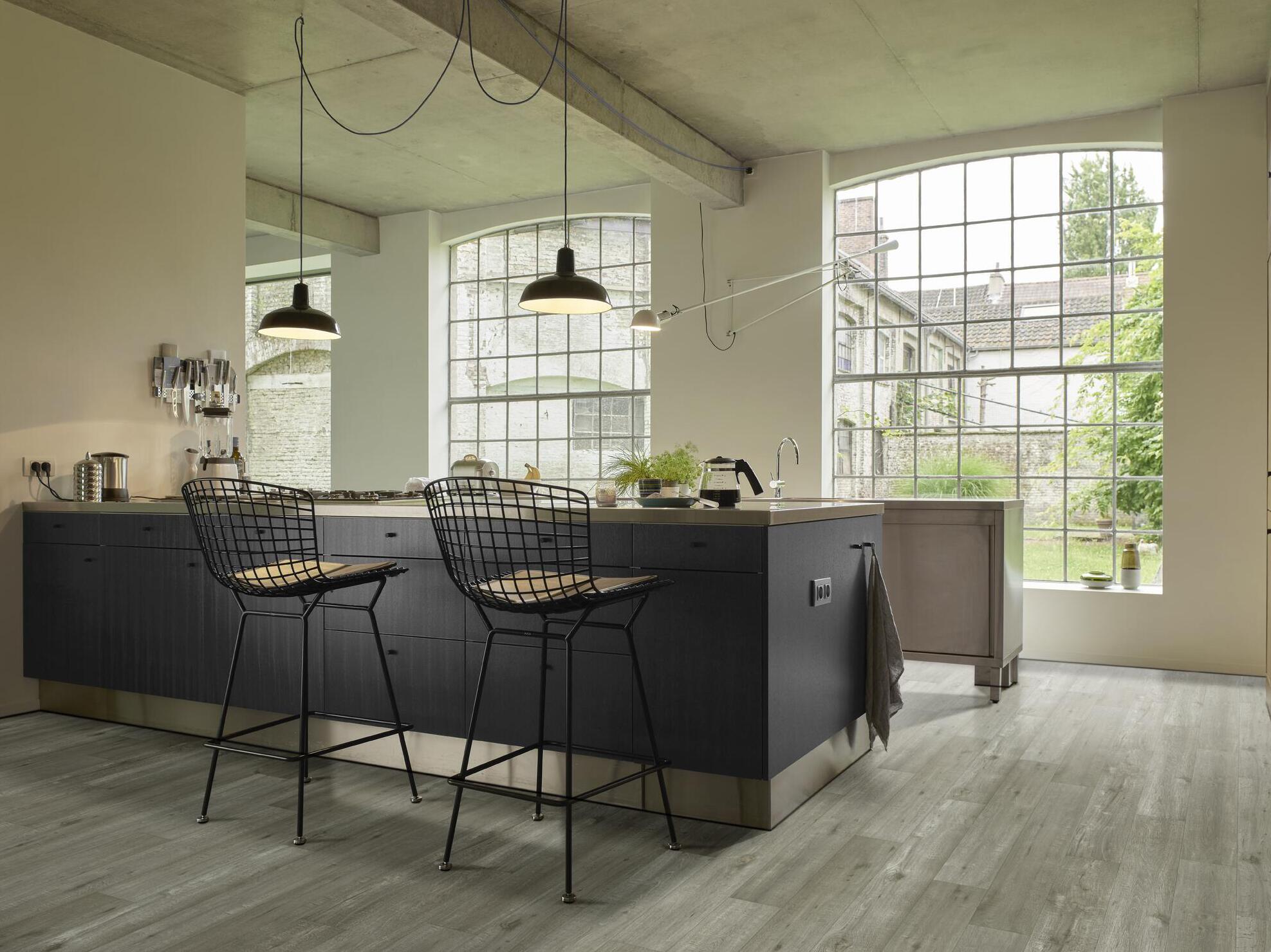 Нескользящий виниловый пол с эффектом дерева BEAUFLOR Supreme ARCH-00051473