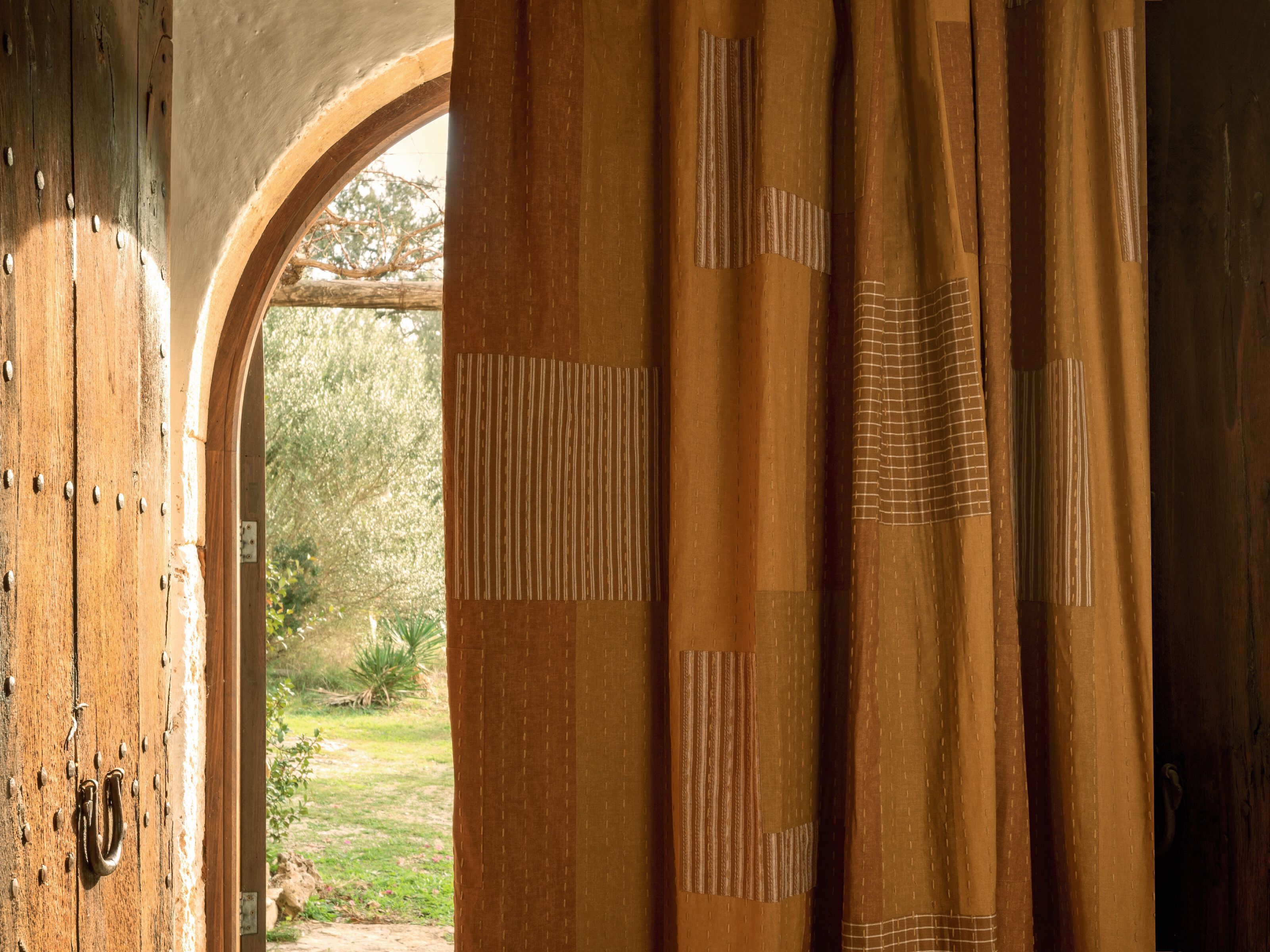 Ручная вышитая ткань для штор Élitis Baléares ARCH-00027388