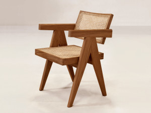 Стул из тикового дерева с подлокотниками