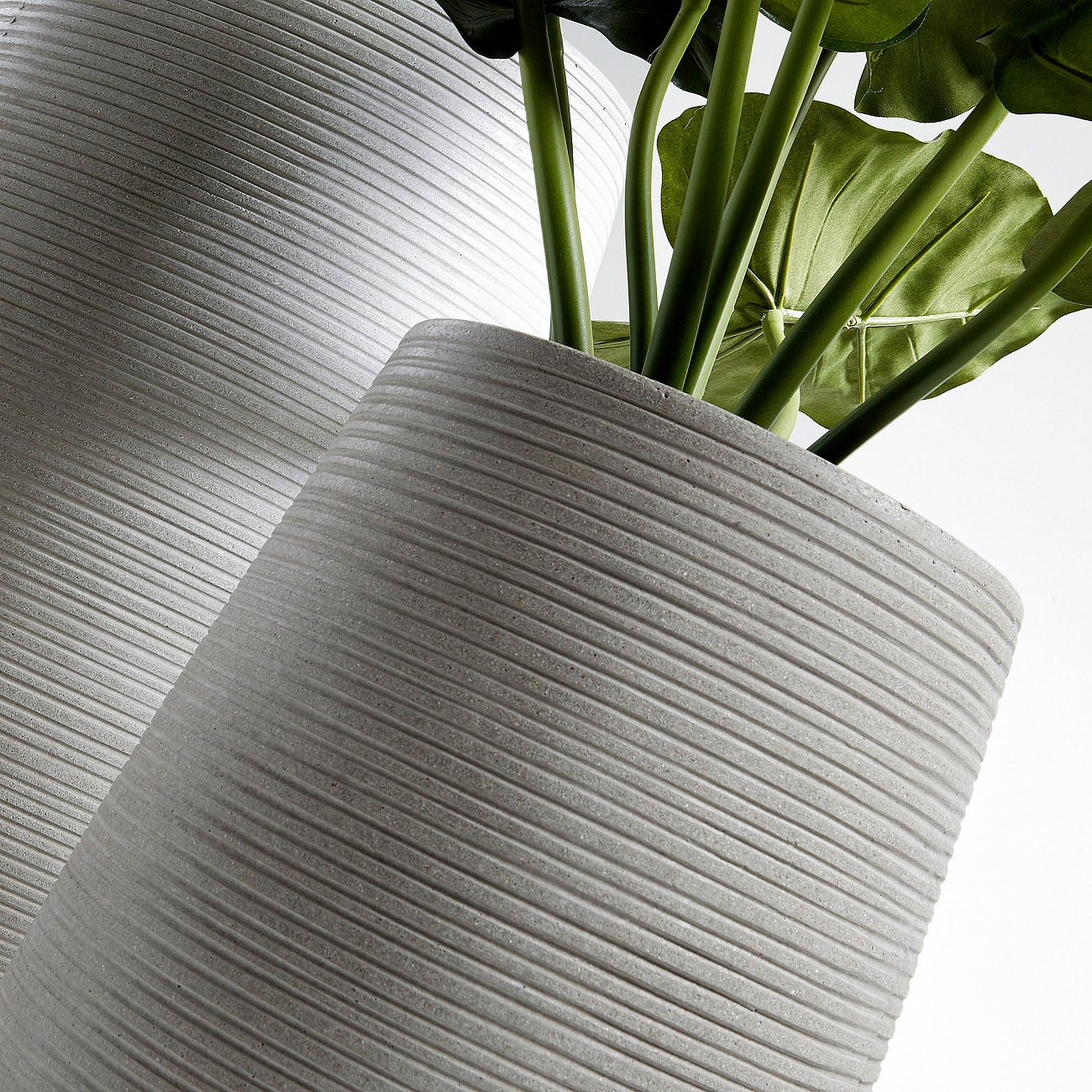 Ваза бетонная серая Lis от La Forma, 2 штуки LA FORMA LIS 342695 Серый - Вид №1