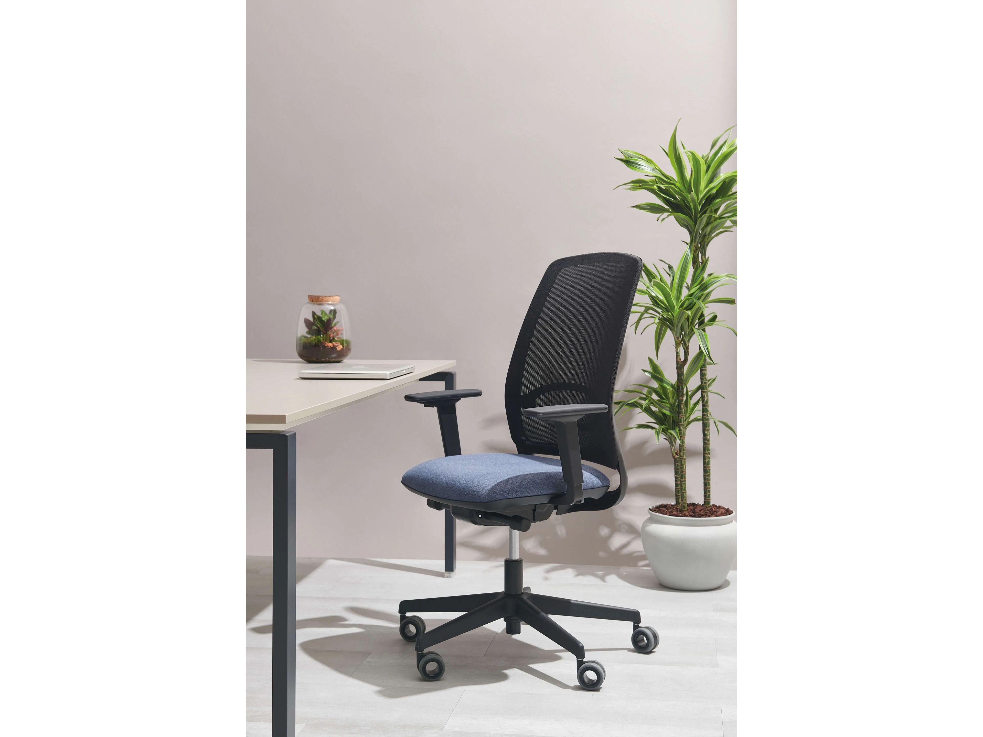 5 спиц регулируемая высота поворотный операционный офисный стул AP Factor Гамильтон ARCH-00142002 - Вид №1