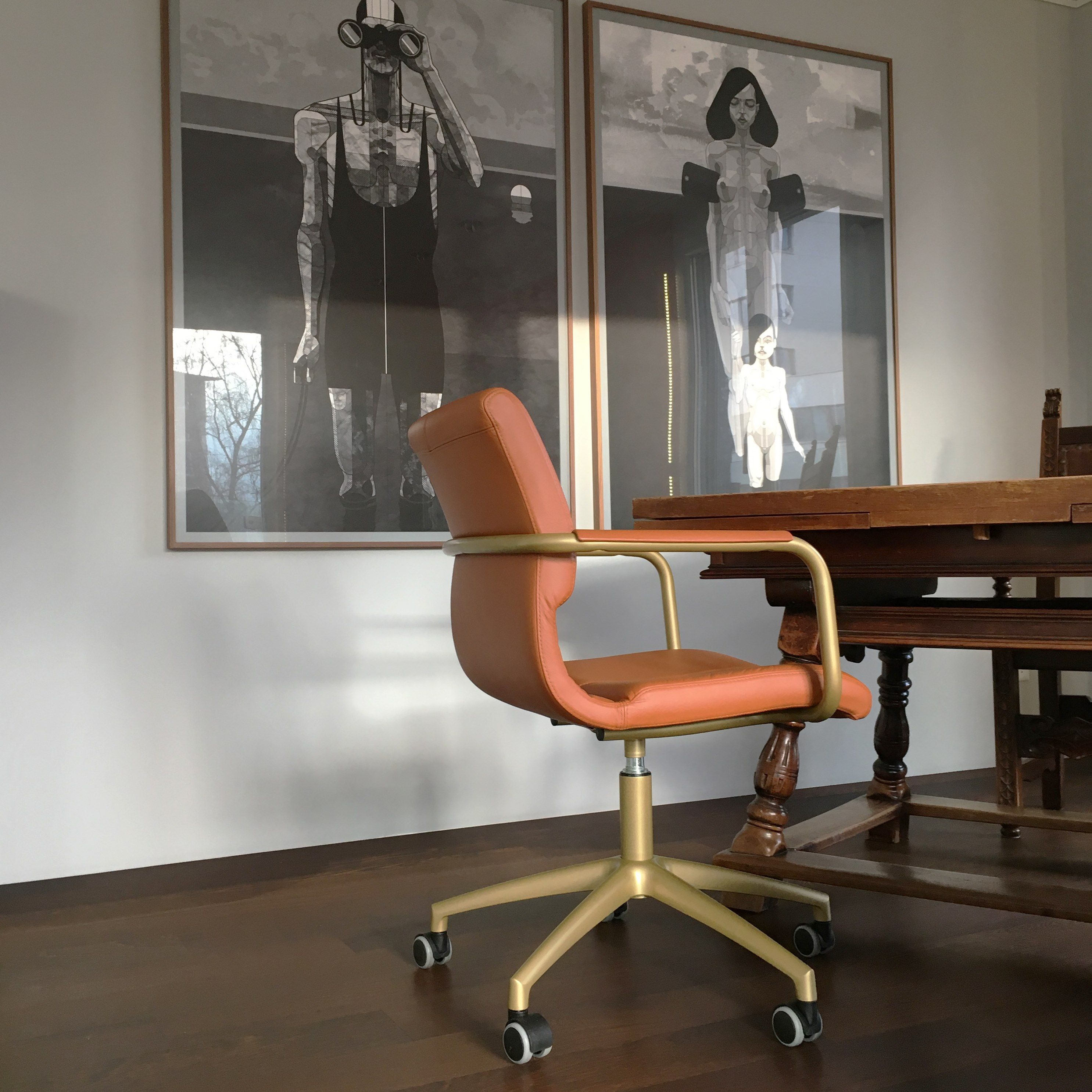 Кожаный поворотный операционный офисный стул с подлокотниками ZALABA Design Kolb ARCH-00117419 - Вид №1