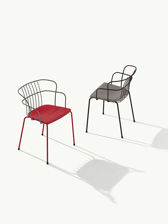 Flint 535-A Кресло со стальным каркасом и спинкой на 4 ножках, сиденье из полиамида, дерева ироко или кожи. Et al. Flint