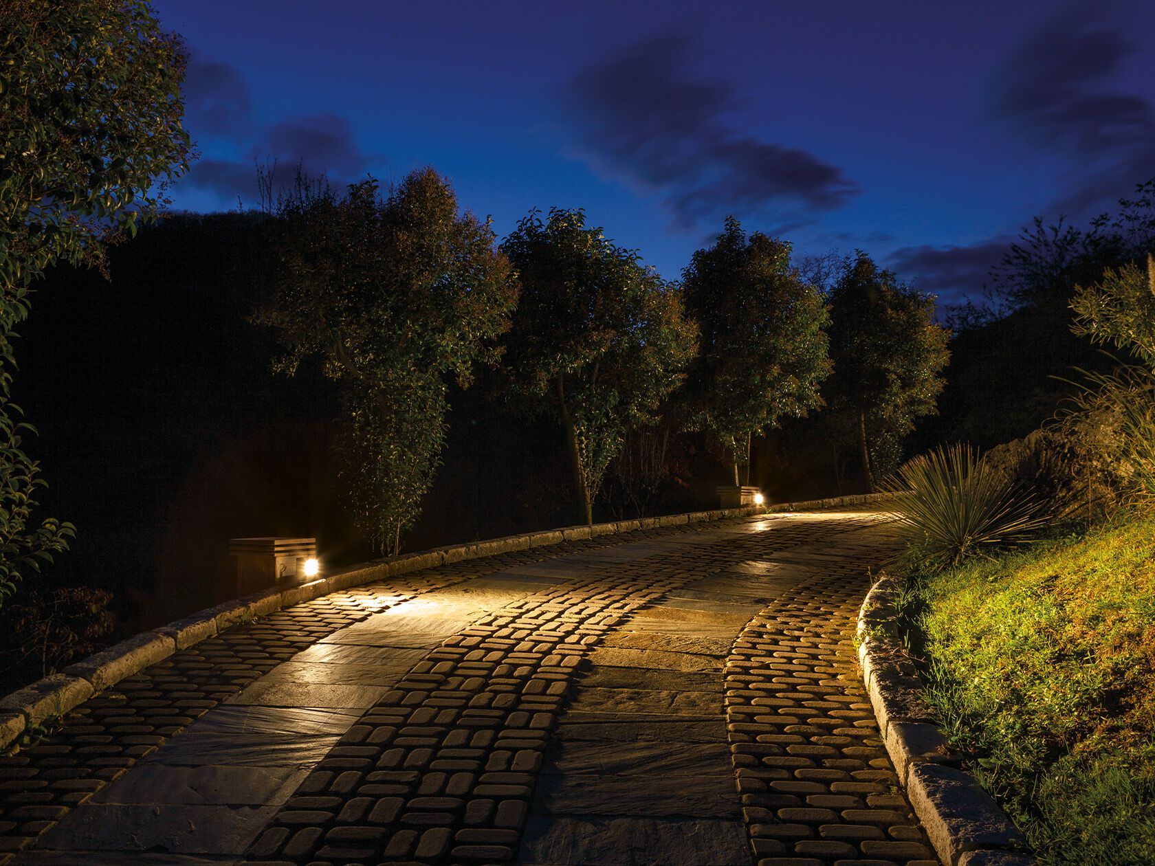 Алюминиевый регулируемый светодиодный наружный прожектор [LND] общие ARCH-00046638 - Вид №3