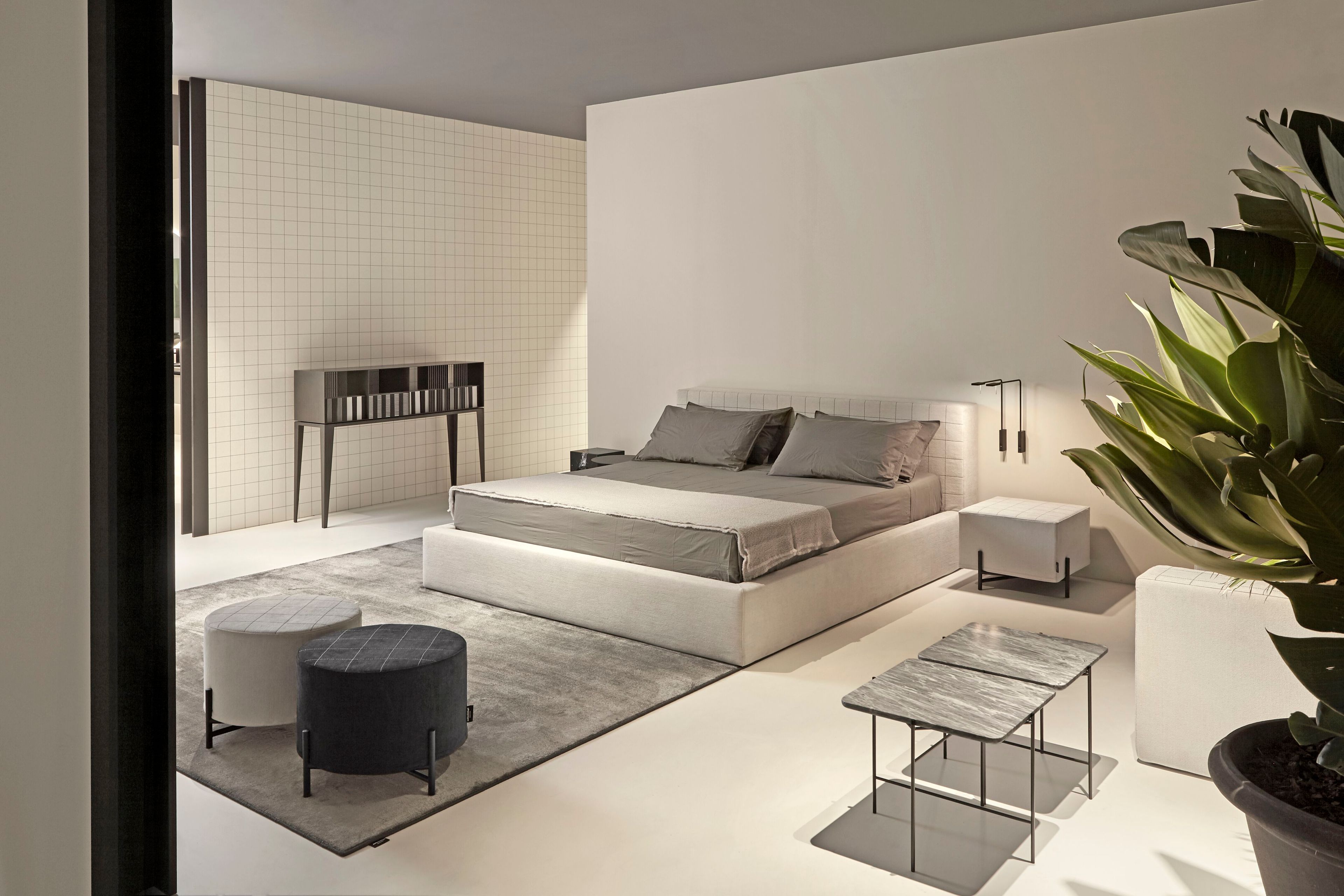 Двуспальная кровать из ткани с мягким изголовьем Antoniolupi TRL ARCH-00082671 - Вид №1