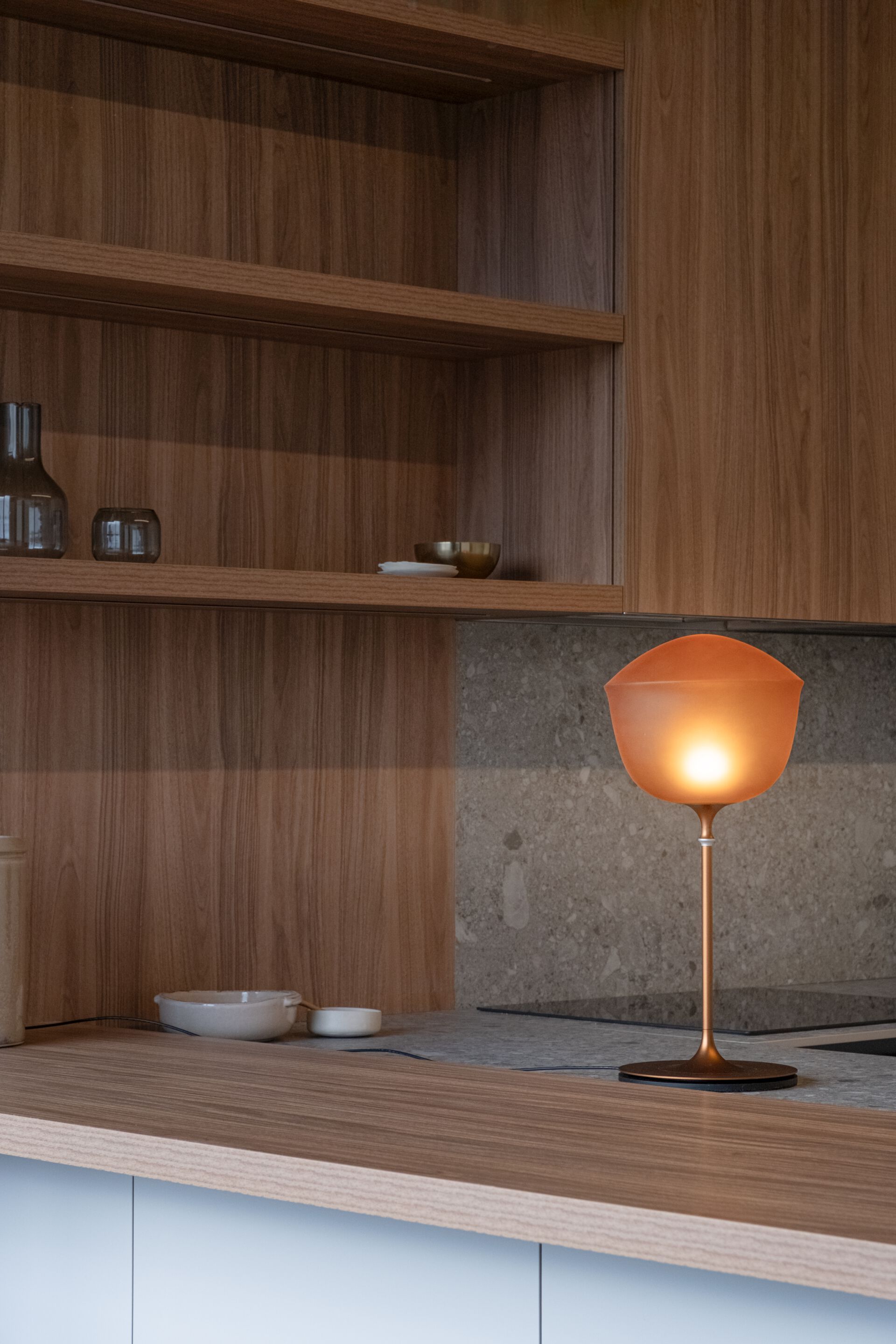 Стеклянная настольная лампа A-N-D Contour ARCH-00034182 - Вид №1