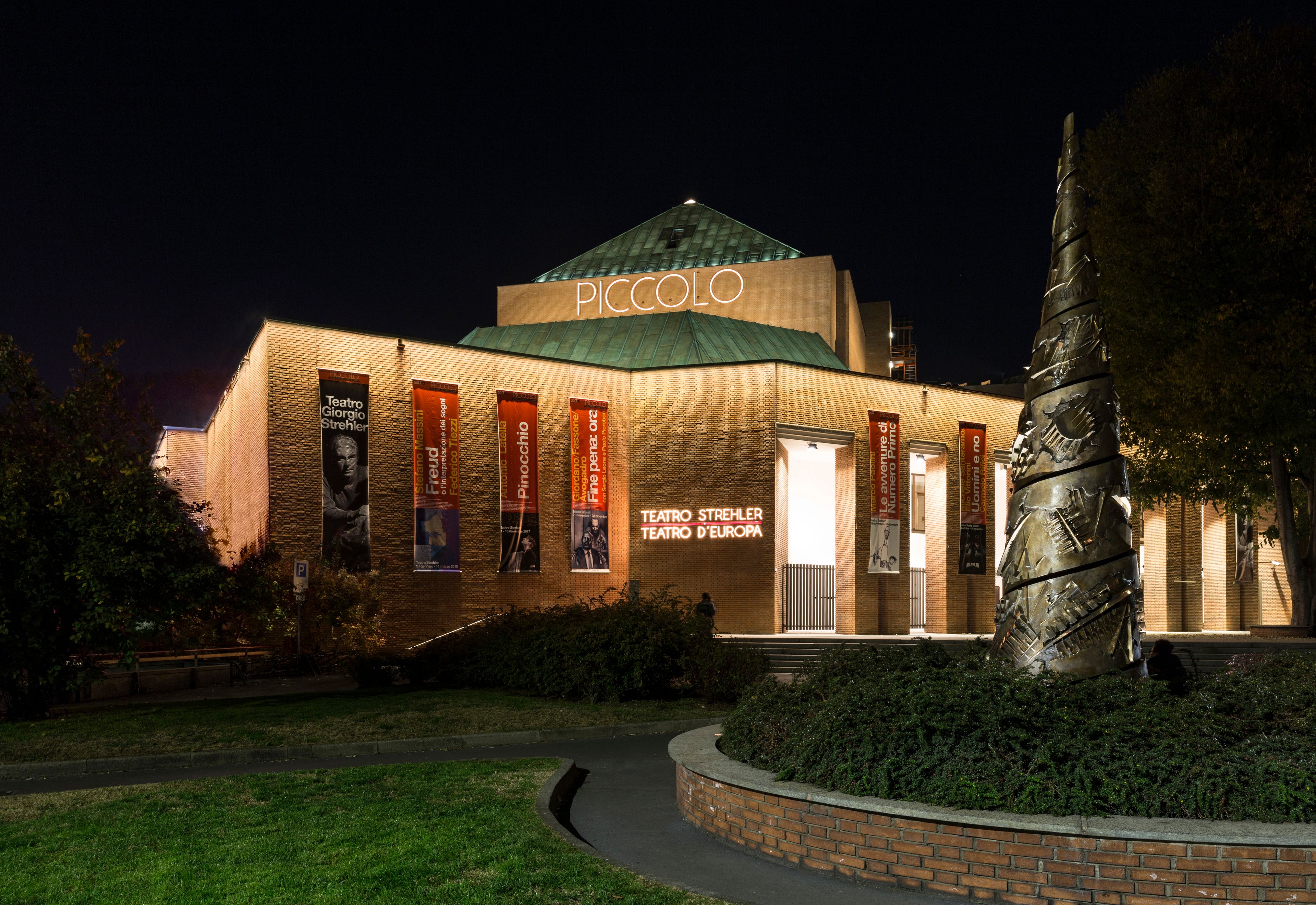 Регулируемый светодиодный прожектор с системой RGB iGuzzini Platea Pro ARCH-00028829 - Вид №6