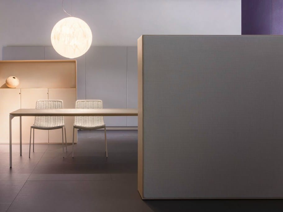 Деревянный шкаф с распашными дверцами Paola Lenti Edel ARCH-00143787 - Вид №1