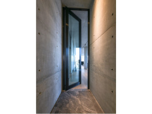 Парящая дверь с тепловым стеклом класса 3