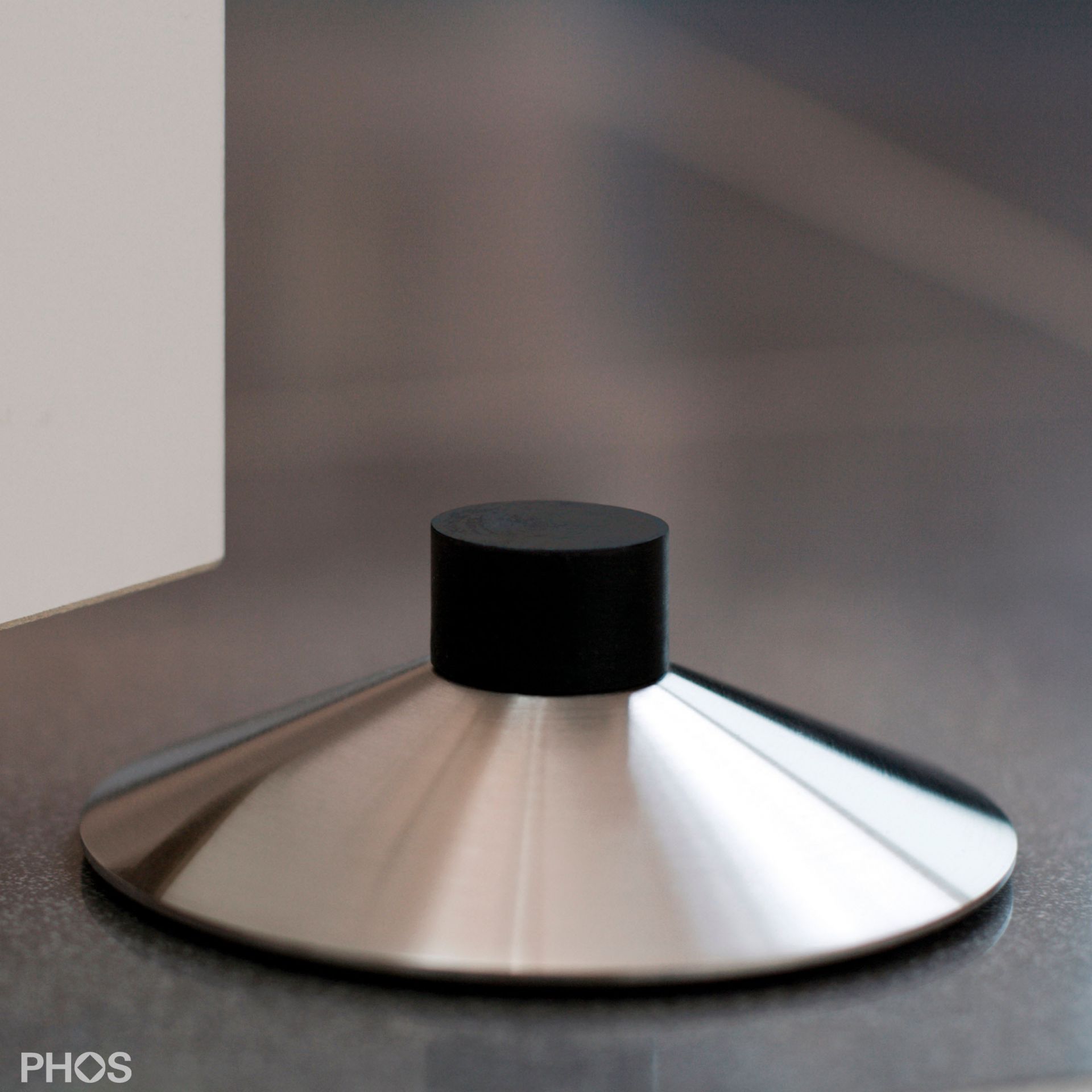 TSB100-18 Дверной стопор/дверной клин вулкан отдельностоящий ø100 мм, высота 3,3 см. PHOS 