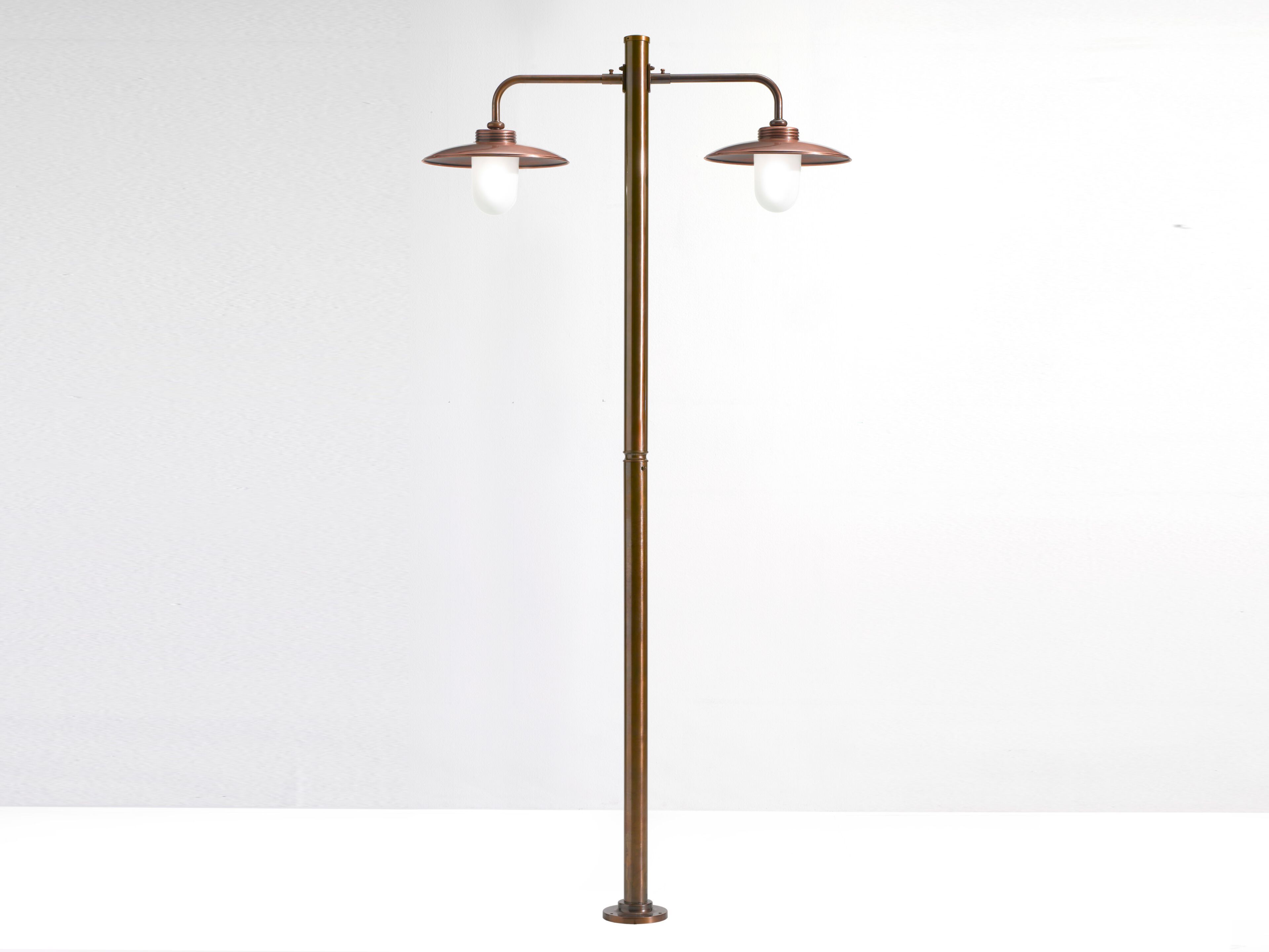 Латунный и медный светодиодный уличный фонарь для сада Cremasco Illuminazione Венецианская традиция ARCH-00121517