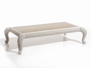 Низкий садовый столик из медоллина