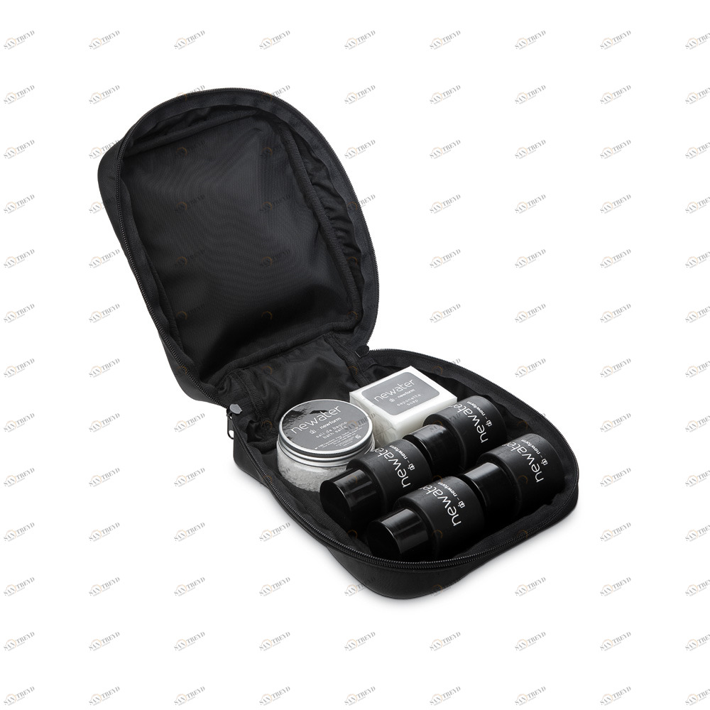 Косметичка с мягкой подкладкой на молнии, с набором для ухода за телом, состоящим из:  NEWFORM Италия 66906.85.000