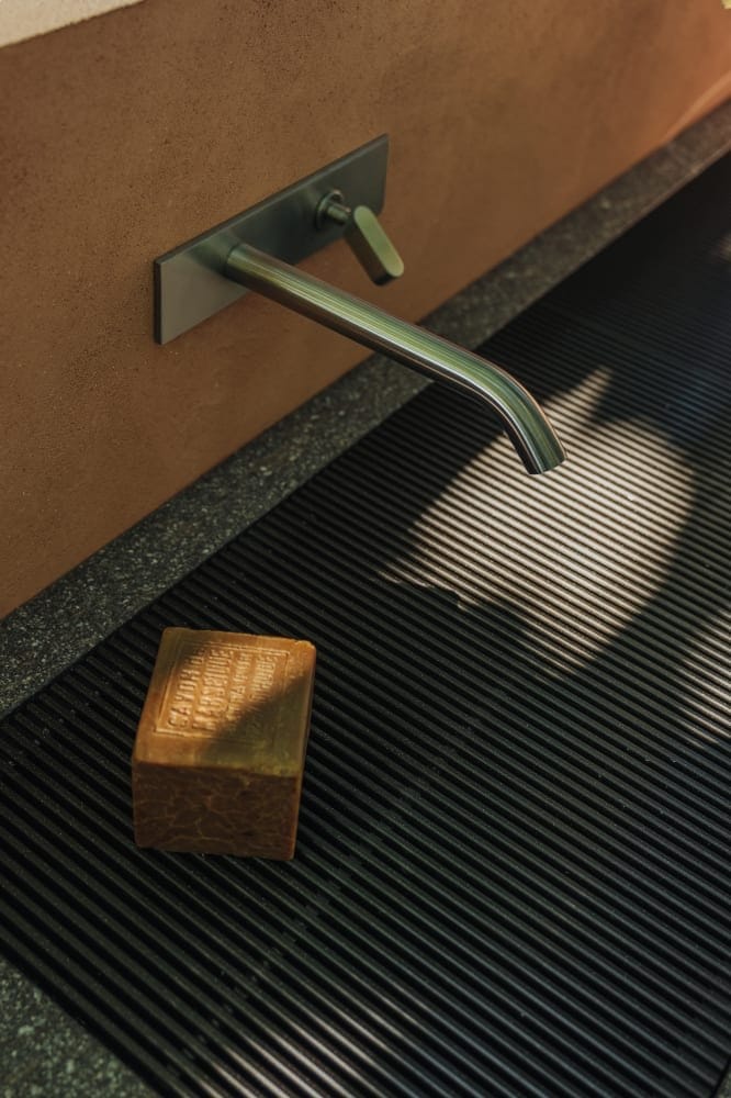 Смеситель для раковины из нержавеющей стали с пластиной Agape SQUARE ARCH-00138199 - Вид №2