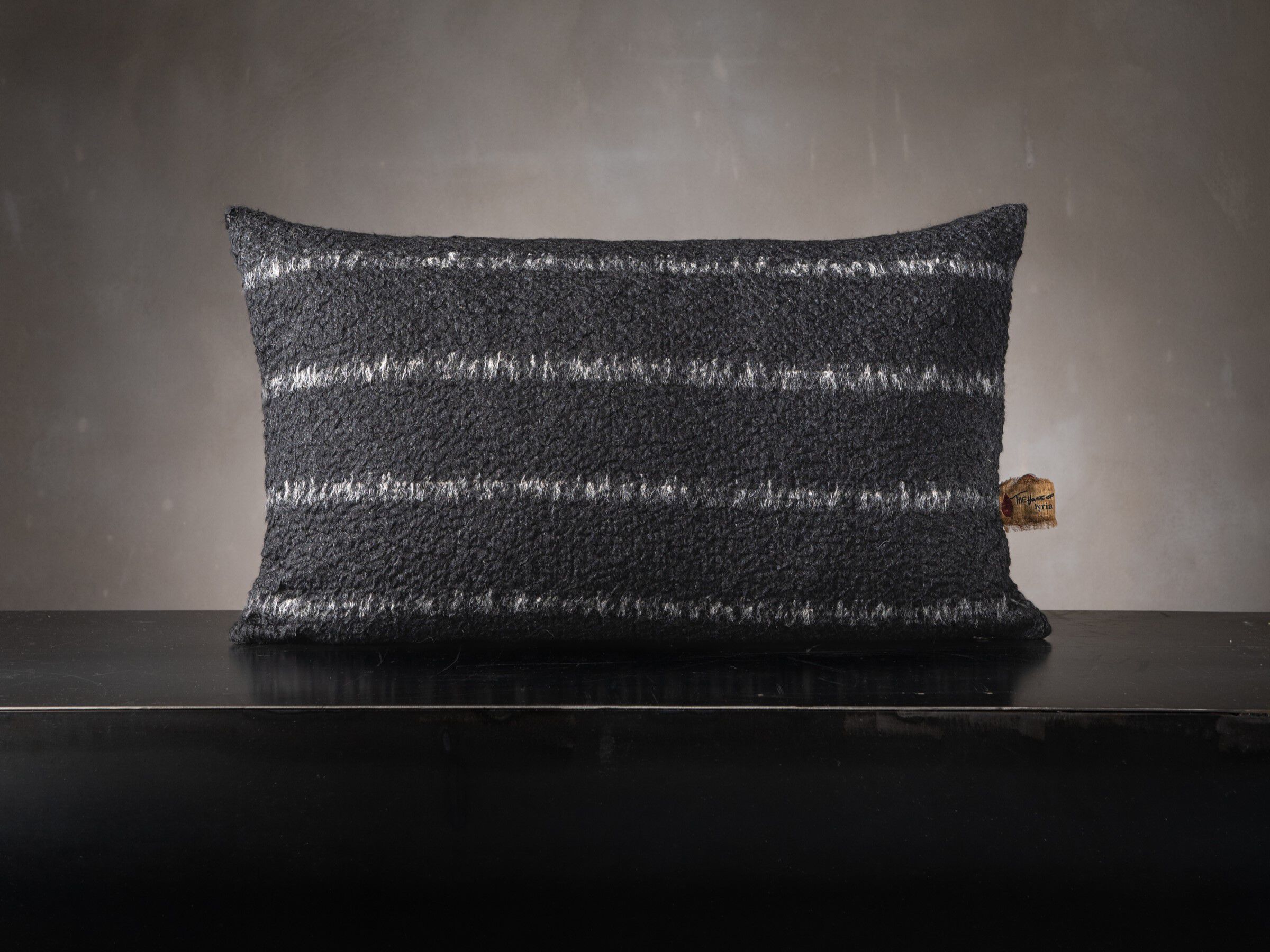 Прямоугольная подушка из мохера The House of Lyria ARTEMONE ARCH-00079601