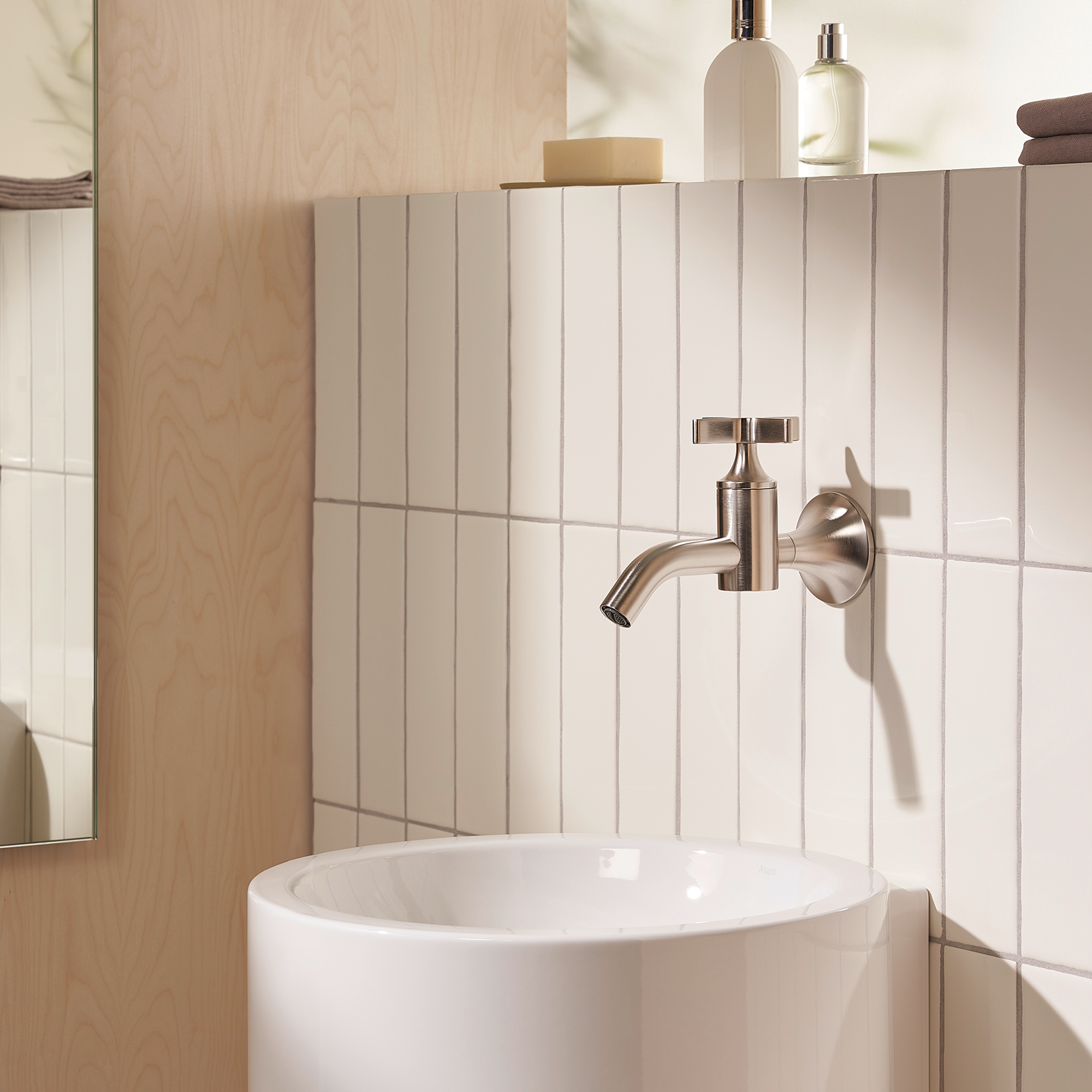 VAIA Настенный кран холодной воды без донного клапана - Platinum DornBracht 30010809-08 - Вид №1