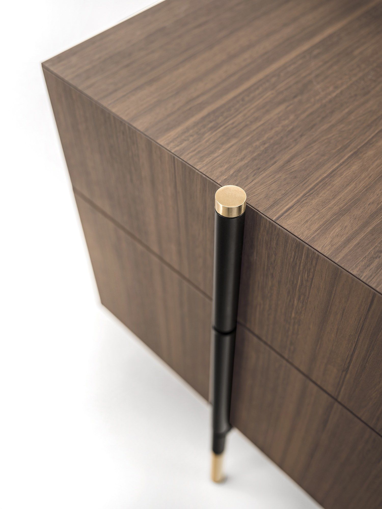 Прикроватная тумбочка из шпона с ящиками Frigerio Кевин ARCH-00123042 - Вид №2