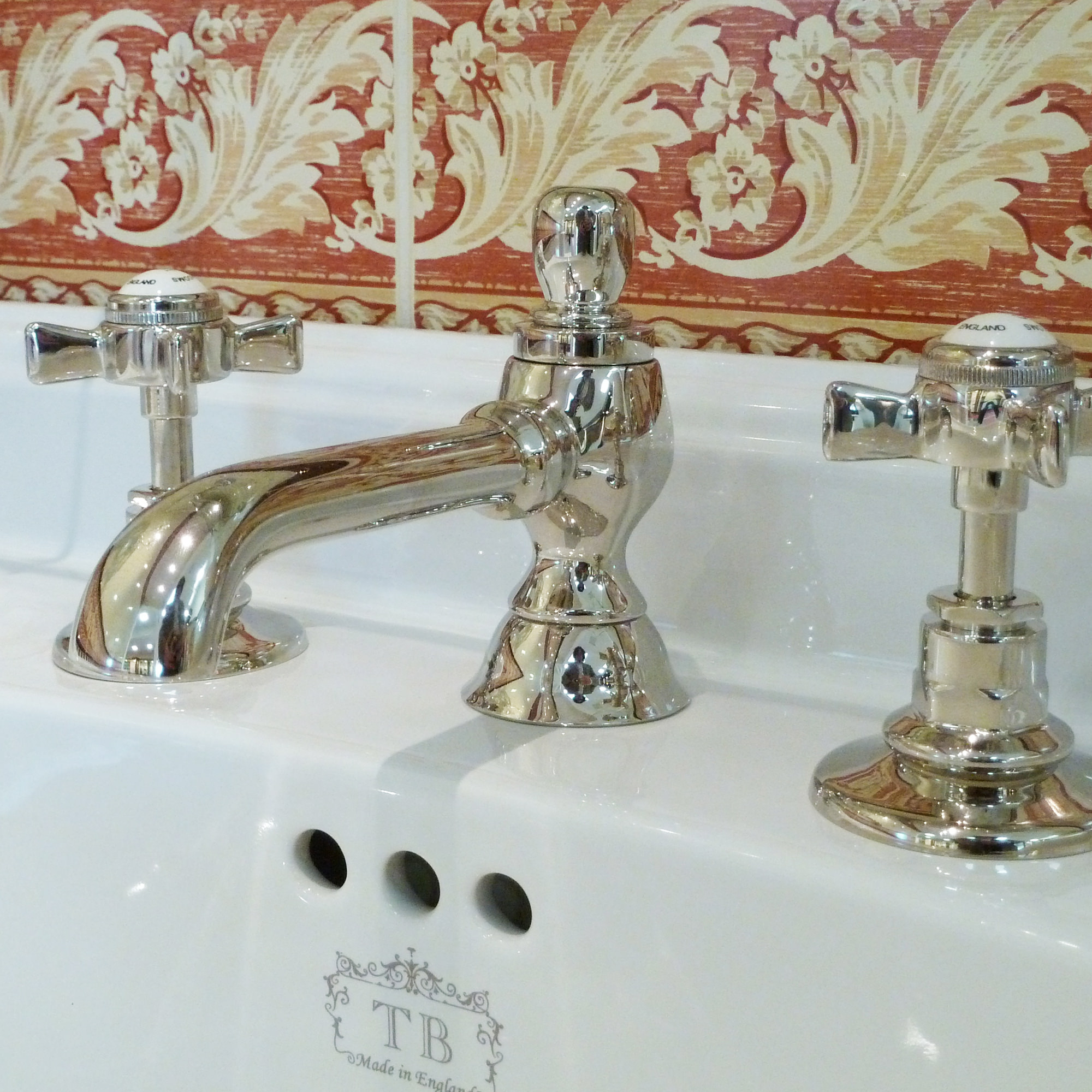 Traditional bathrooms АНГЛИЯ Смеситель для раковины на 3 отверстия ЛАНГЛИ Tb490.414.nk  - Вид №1