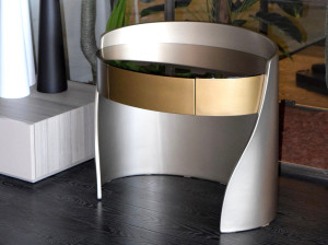 Овальная кожаная тумбочка с ящиками