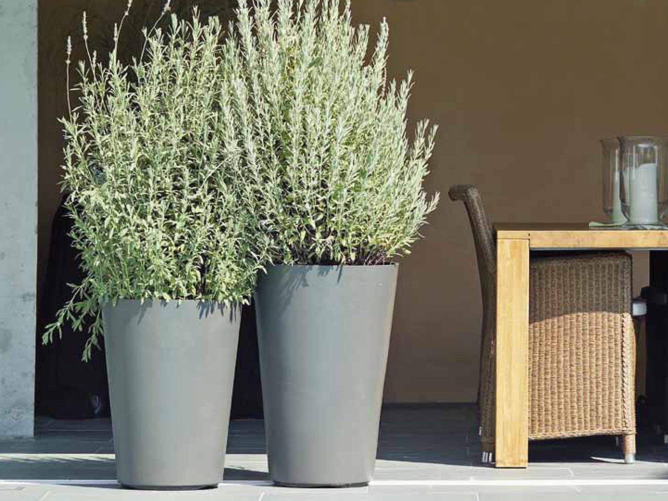 Бетонный высокий садовый горшок SWISSPEARL Softline ARCH-00042820