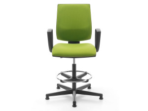 Операционный офисный стул