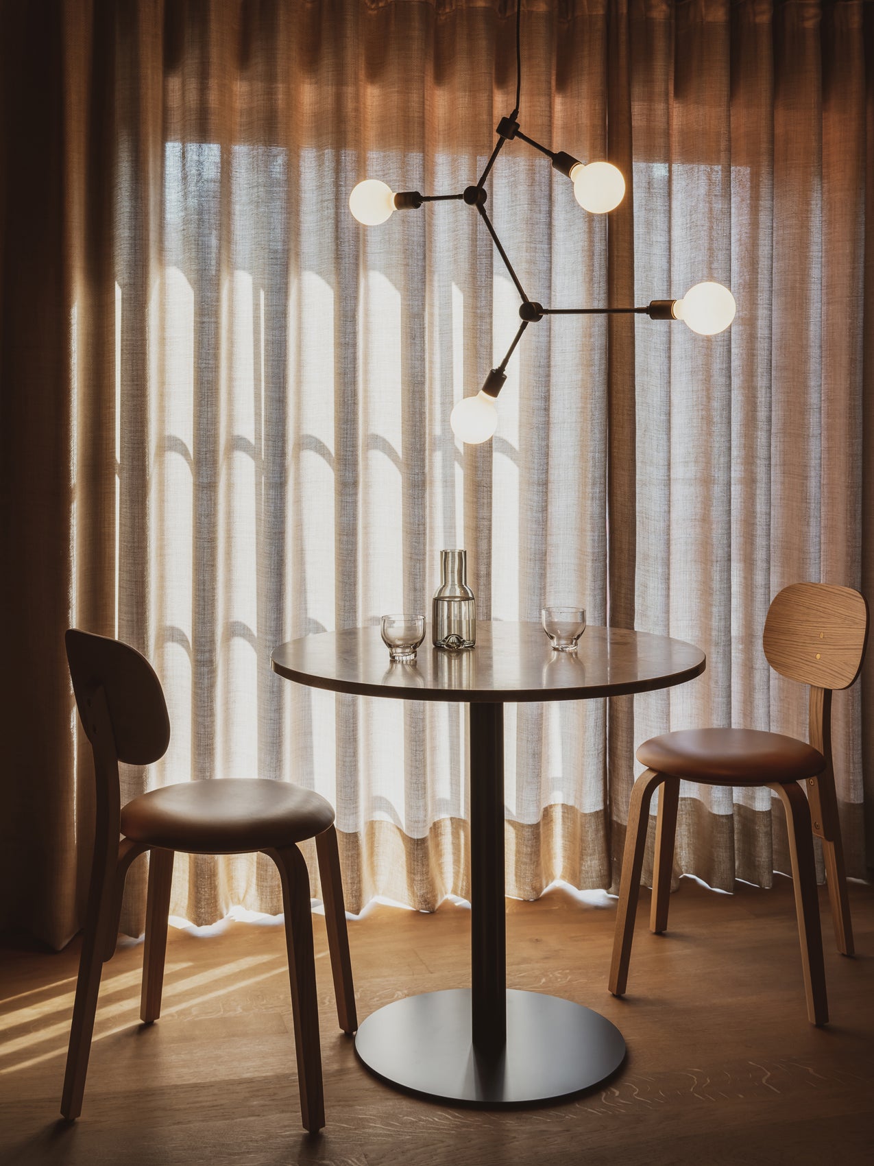 5709262050833 Afteroom Plus, Обеденный стул на деревянной основе, обитый LuceLight  - Вид №5