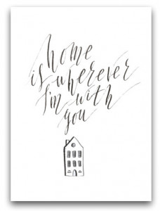 538077 Открытка "Home is" Yetti