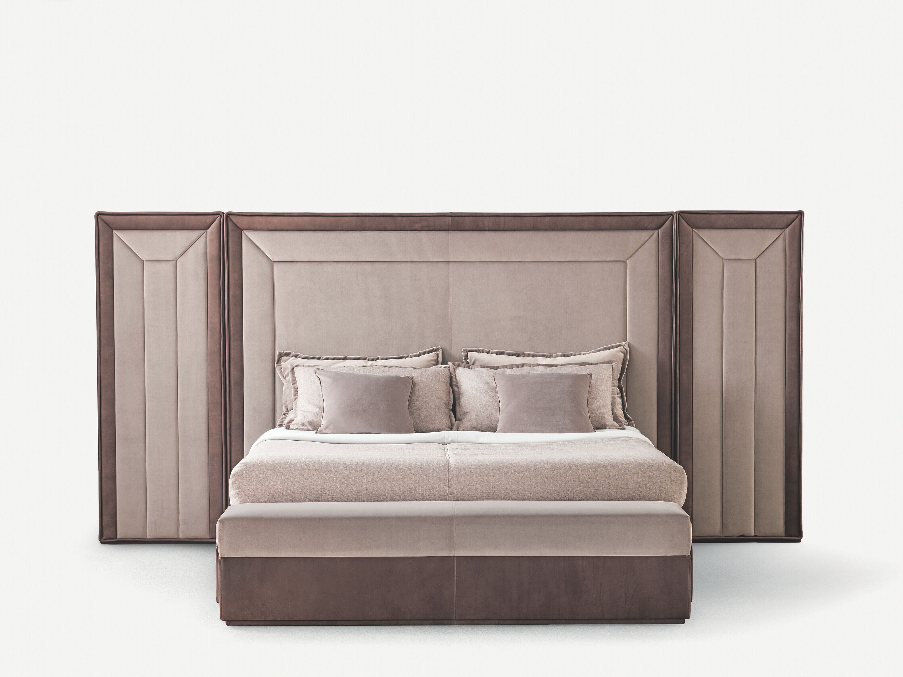 Кожаная или тканевая кровать с высоким изголовьем OASIS LOUVRE ARCH-00075275