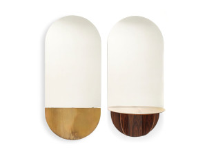 Овальное настенное зеркало с полкой