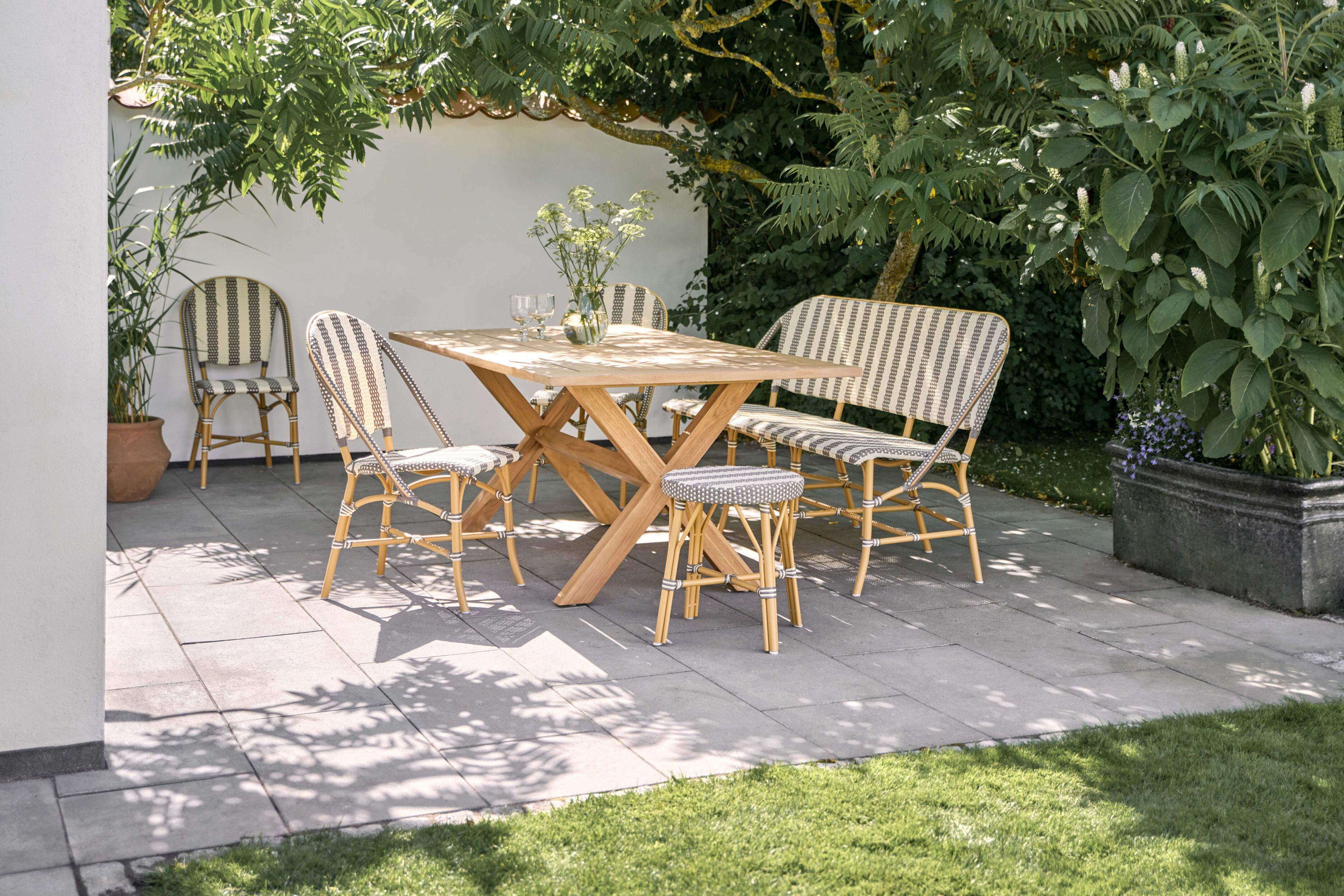 Алюминиевая садовая скамейка-ArtFibre со спинкой Sika Design Alu Affäire ARCH-00005459