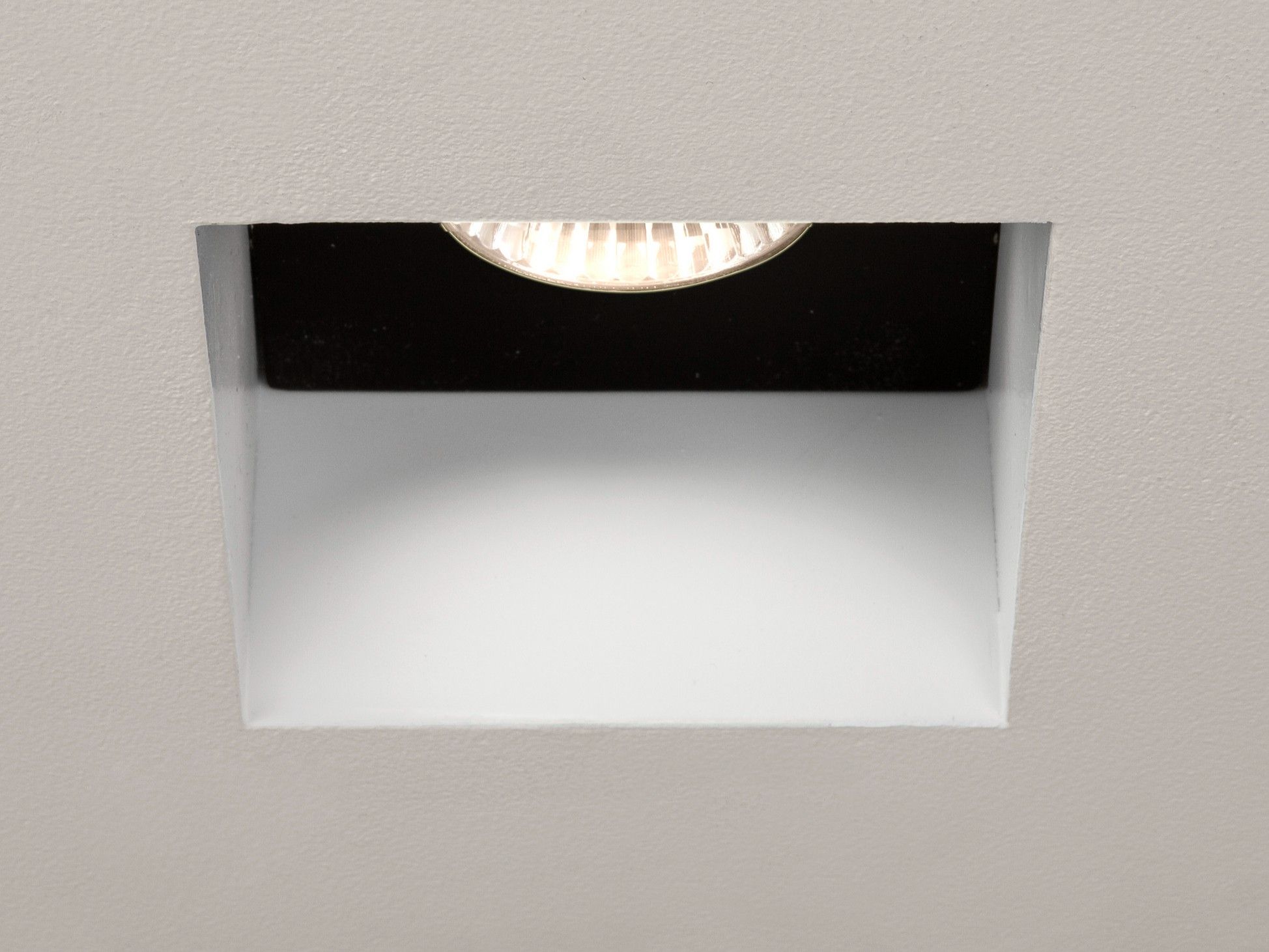 Стальной светодиодный утопленный прожектор Astro Lighting TRIMLESS SQUARE ARCH-00142791