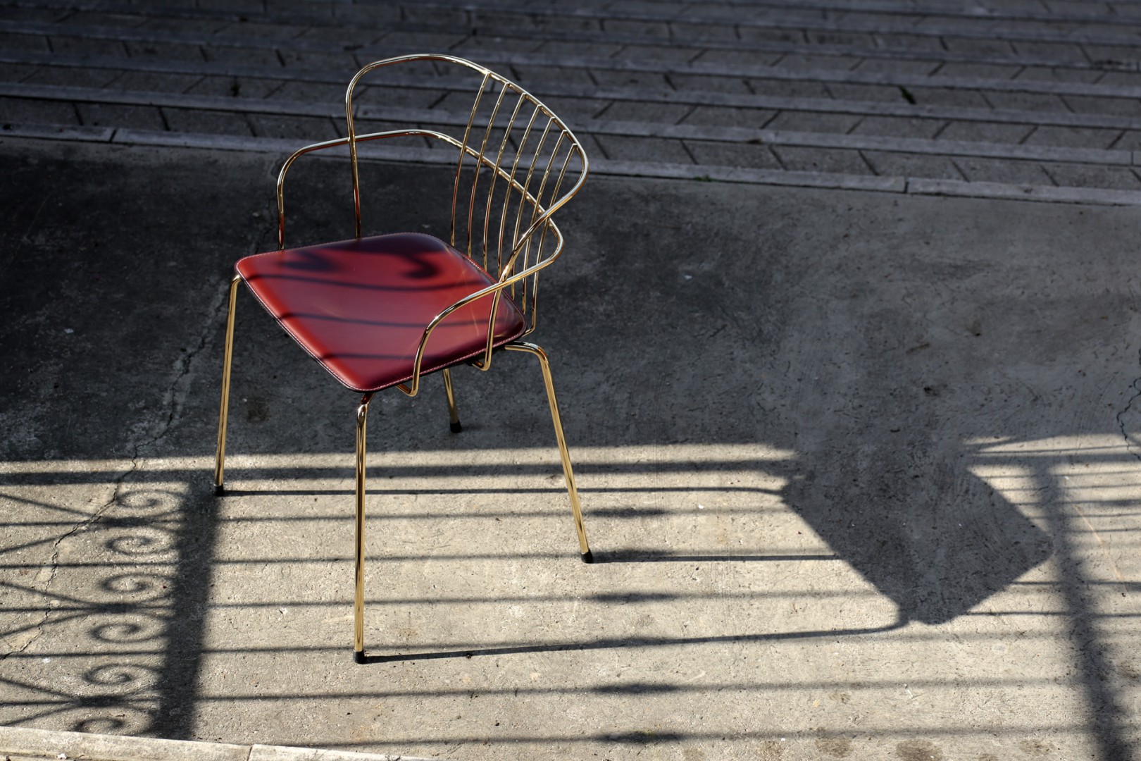 Flint 535-A Кресло со стальным каркасом и спинкой на 4 ножках, сиденье из полиамида, дерева ироко или кожи. Et al. Flint - Вид №16