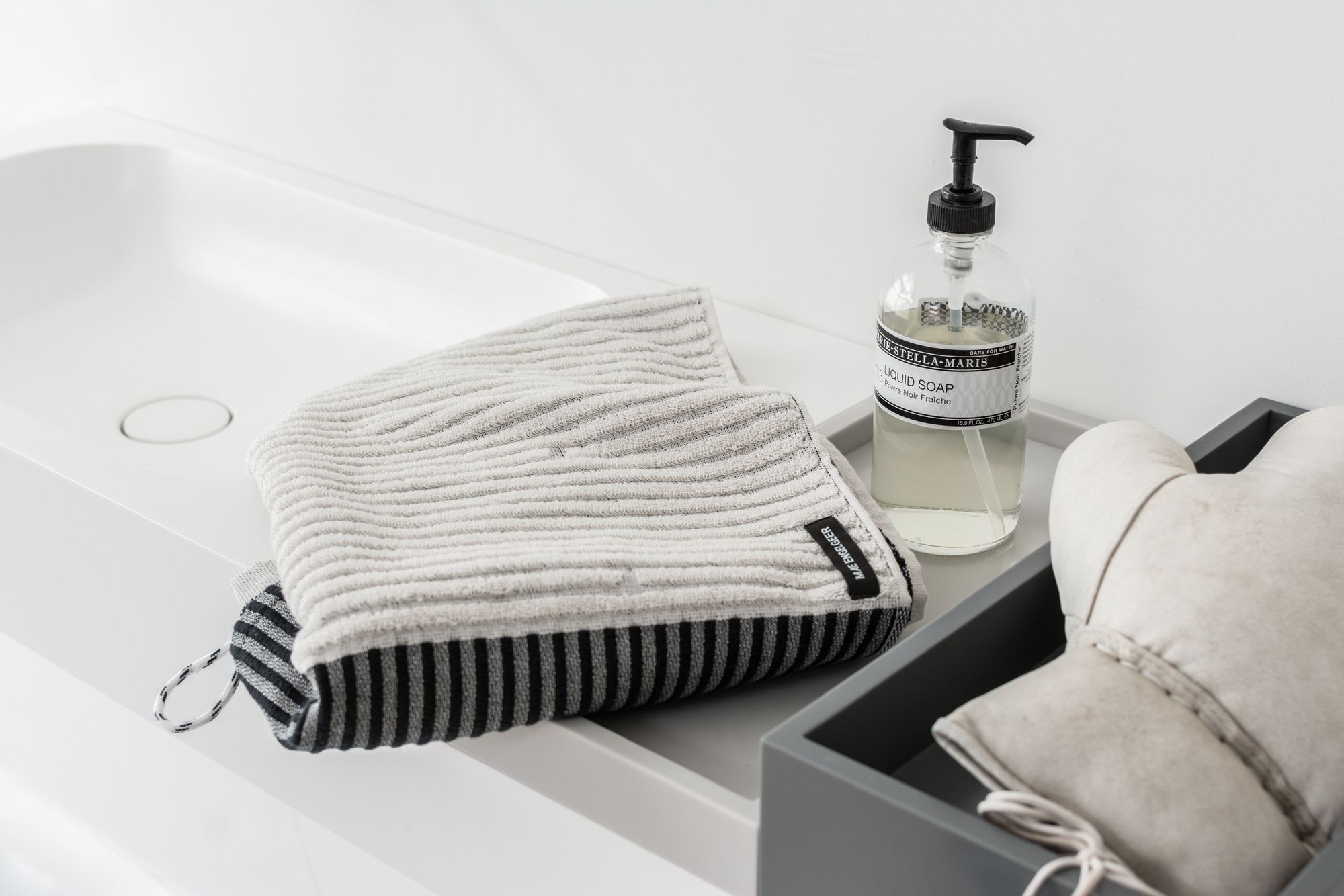 Прямоугольный подвесной умывальник в HIMACS Not Only White ARCH-00047505 - Вид №15