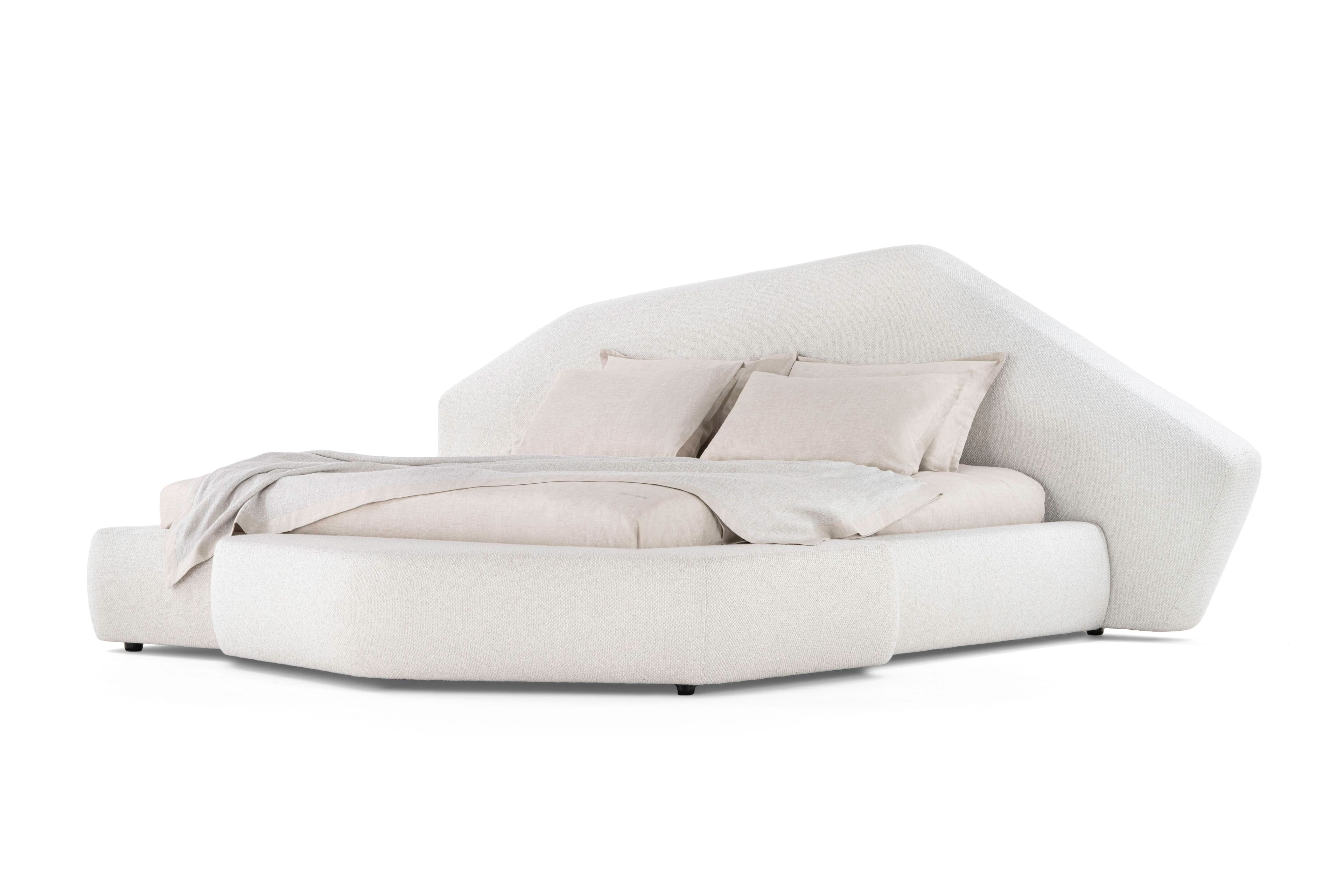 Двуспальная мягкая кровать из ткани Visionnaire Neolito ARCH-00094948 - Вид №1